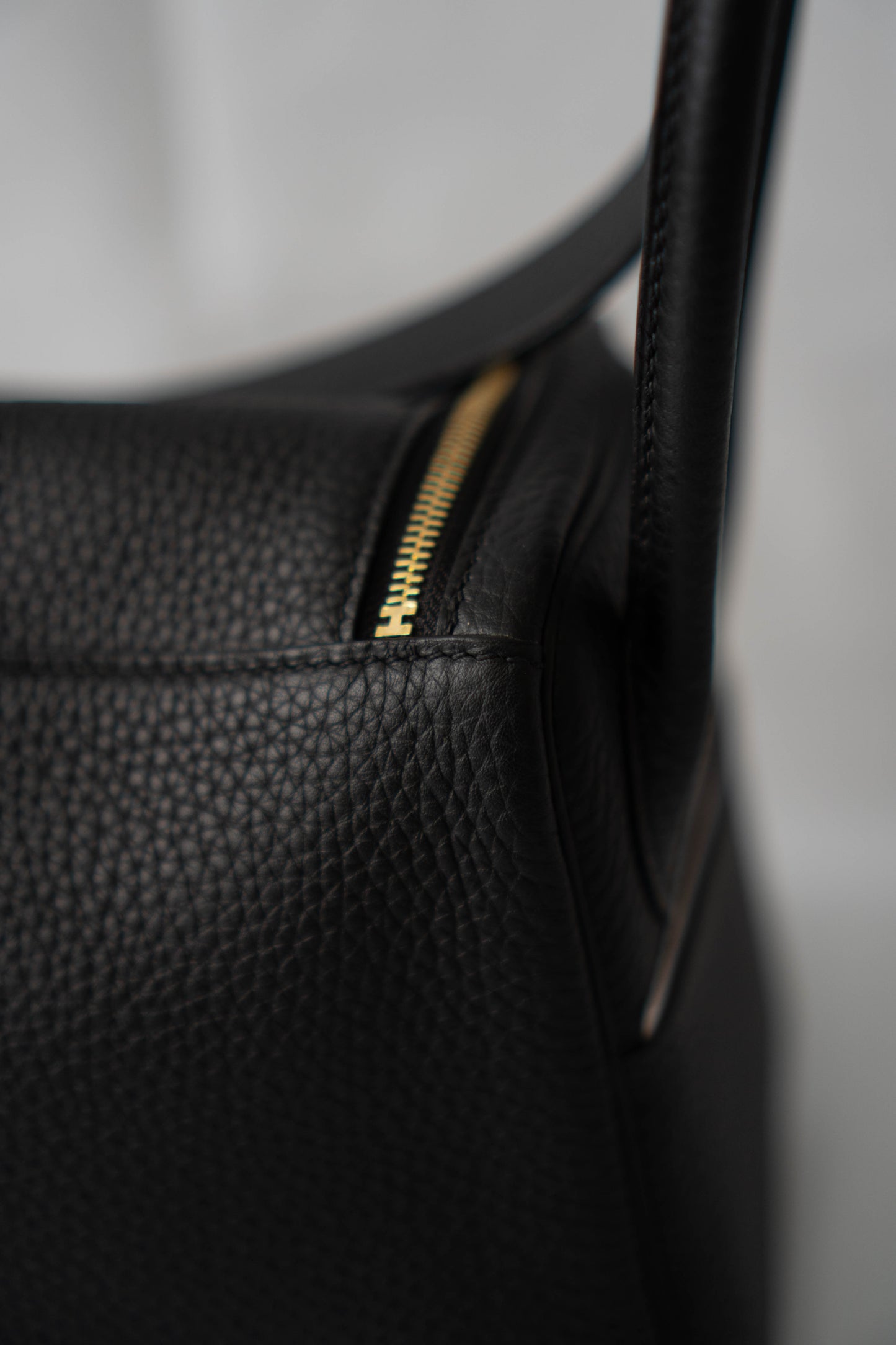 Lind 26 – Noir Clemence with Gold Hardware