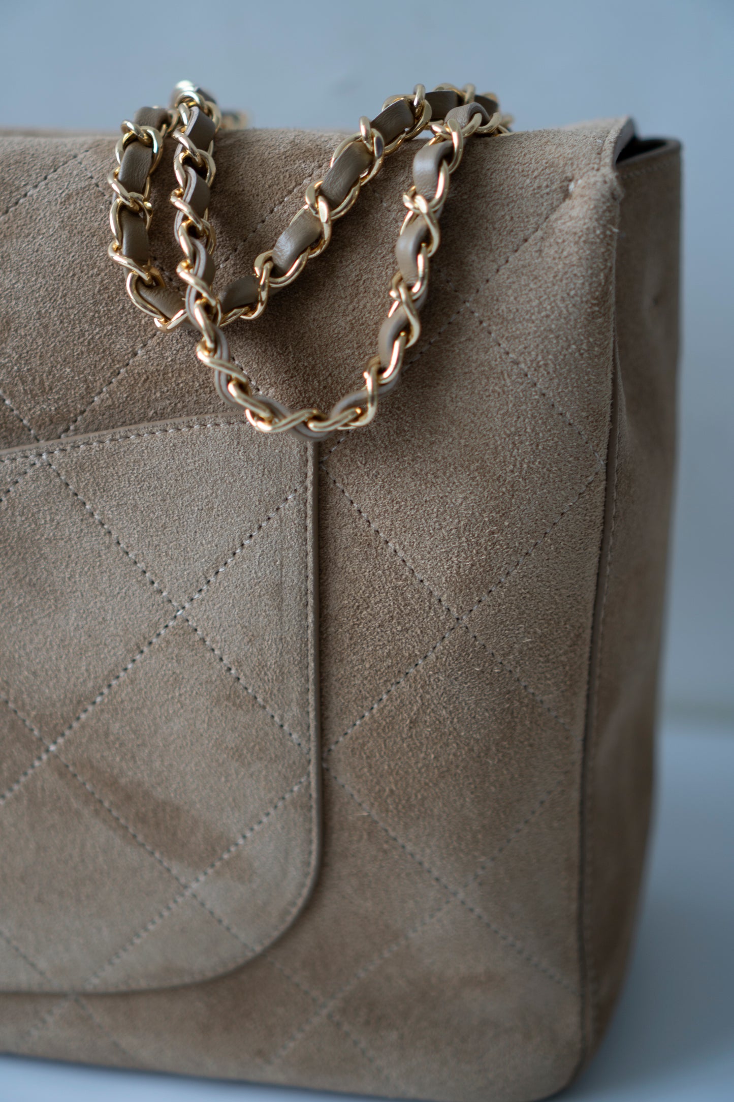Maxi Flap – Beige Suede Bonaudo Leather with Gold Hardware