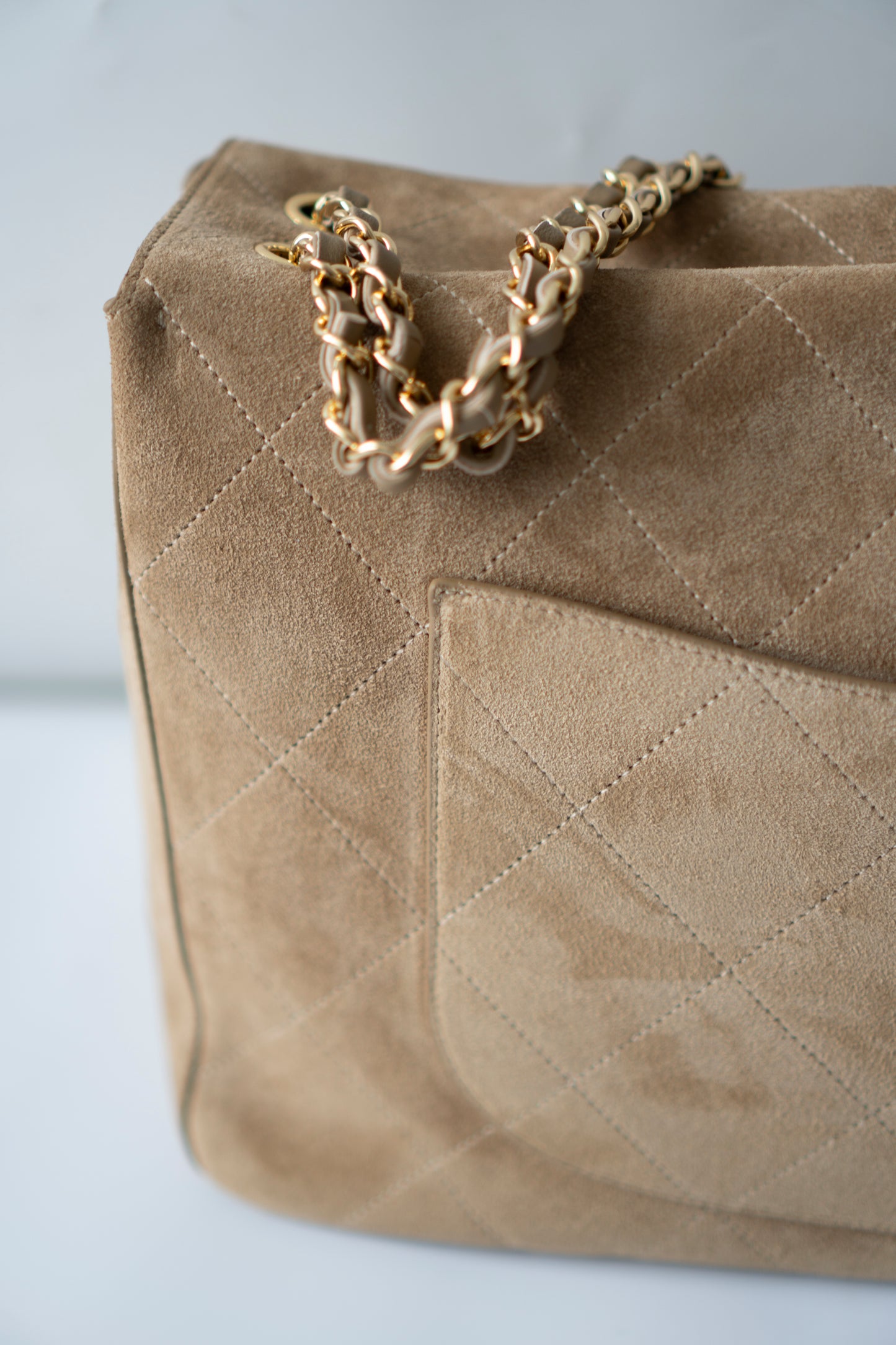 Maxi Flap – Beige Suede Bonaudo Leather with Gold Hardware
