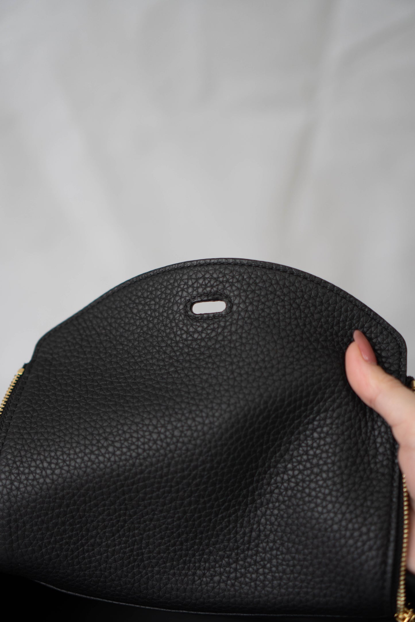 Lind 26 – Noir Clemence with Gold Hardware