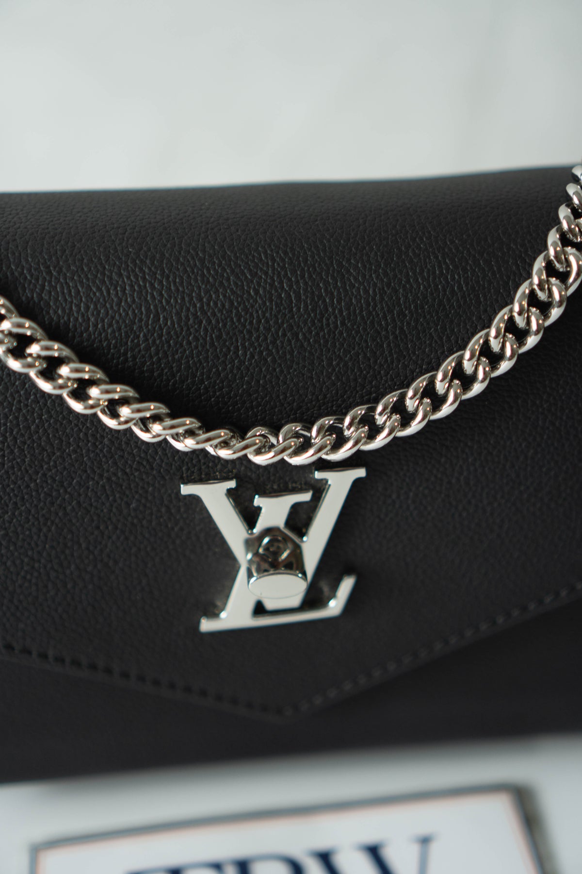 Lockme Chain PM – Black Grained Calfskin with Silver Hardware