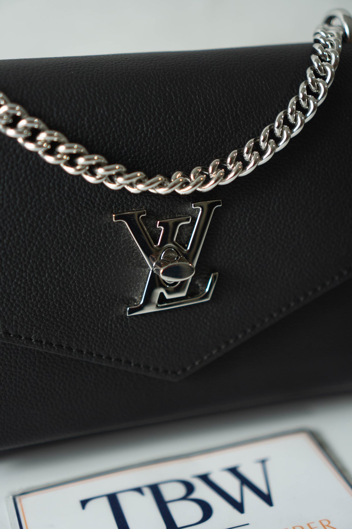Lockme Chain PM – Black Grained Calfskin with Silver Hardware