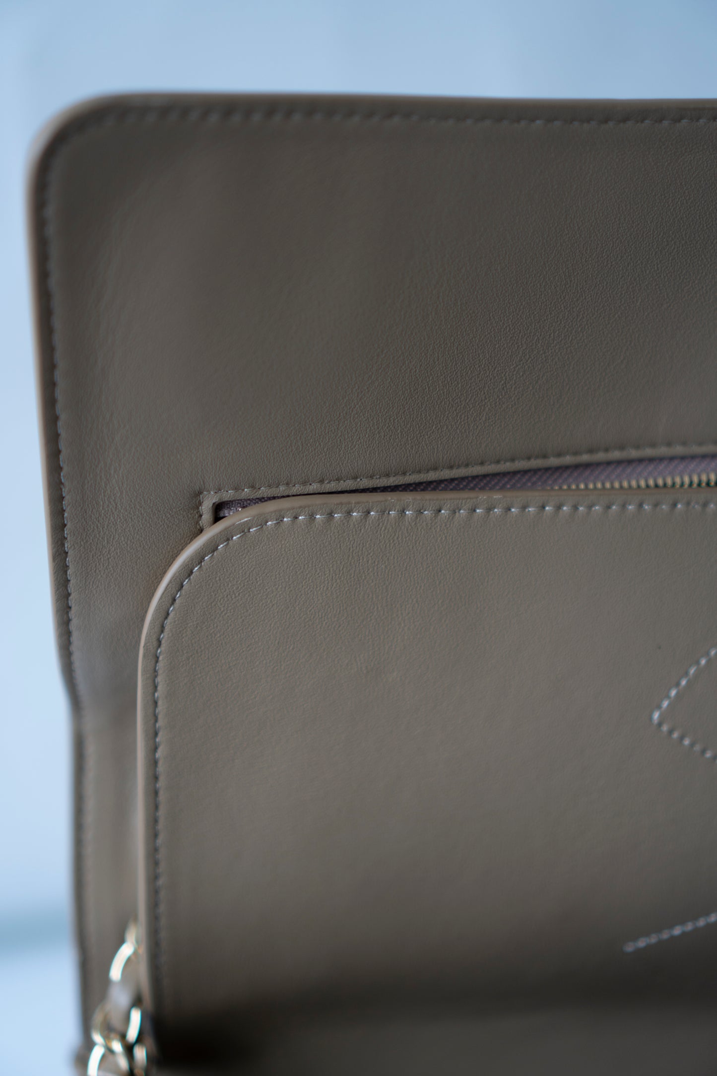 Maxi Flap – Beige Suede Bonaudo Leather with Gold Hardware