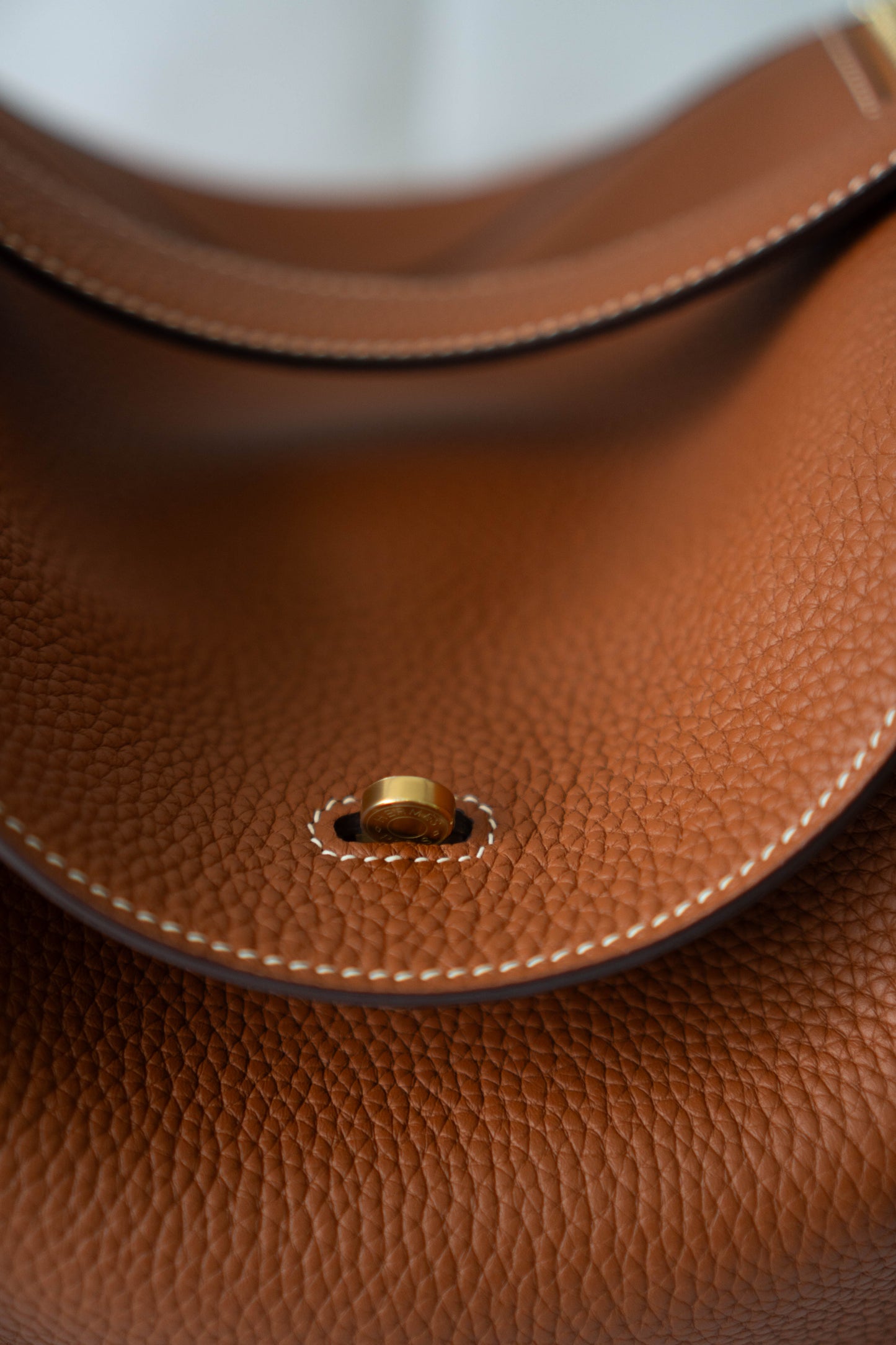 Lind Bag 30 – Gold Clemence with Gold Hardware