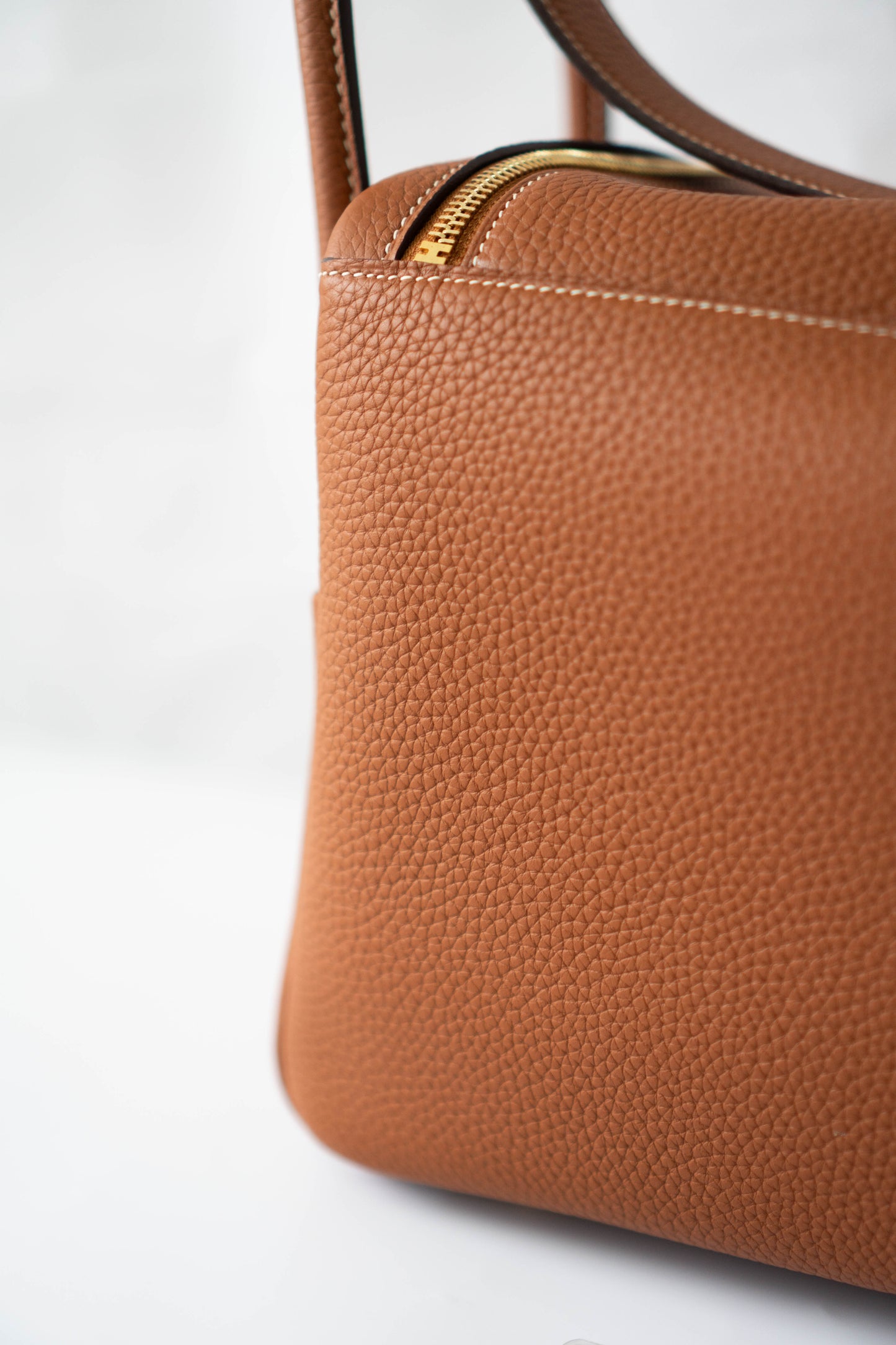Lind Bag 30 – Gold Clemence with Gold Hardware