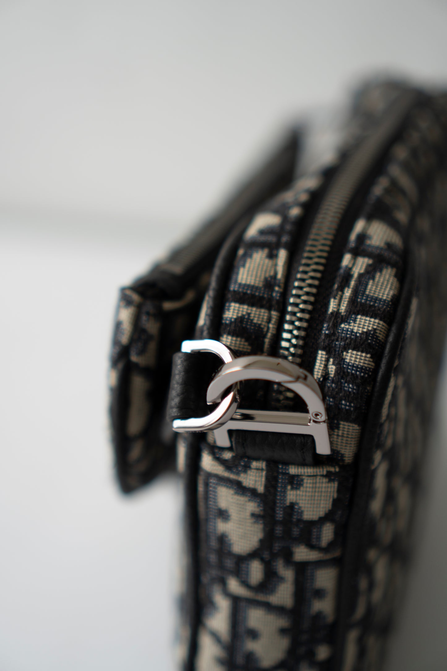 Saddle Triple Pouch – Beige &amp; Black Oblique Jacquard