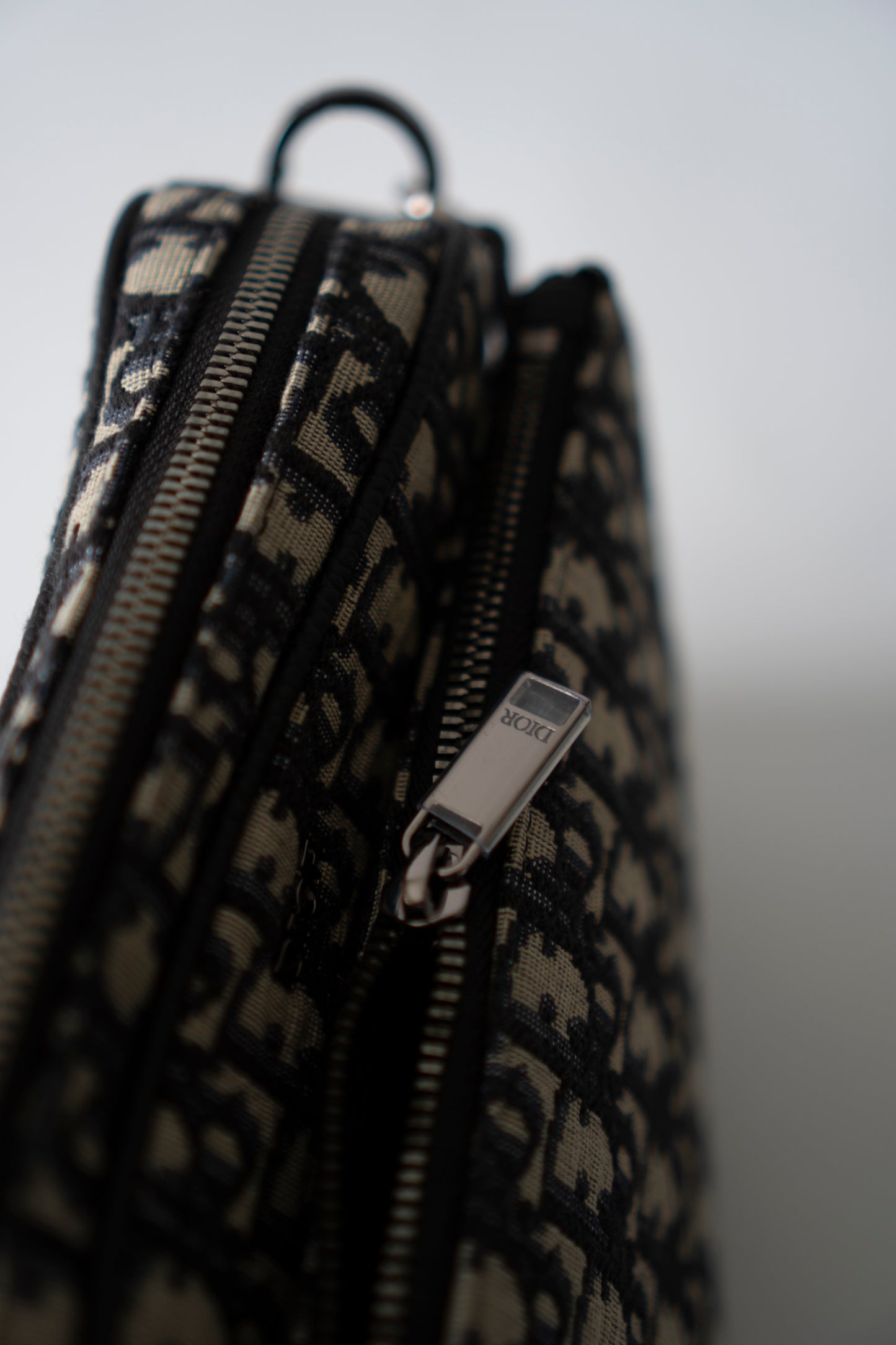 Saddle Triple Pouch – Beige &amp; Black Oblique Jacquard