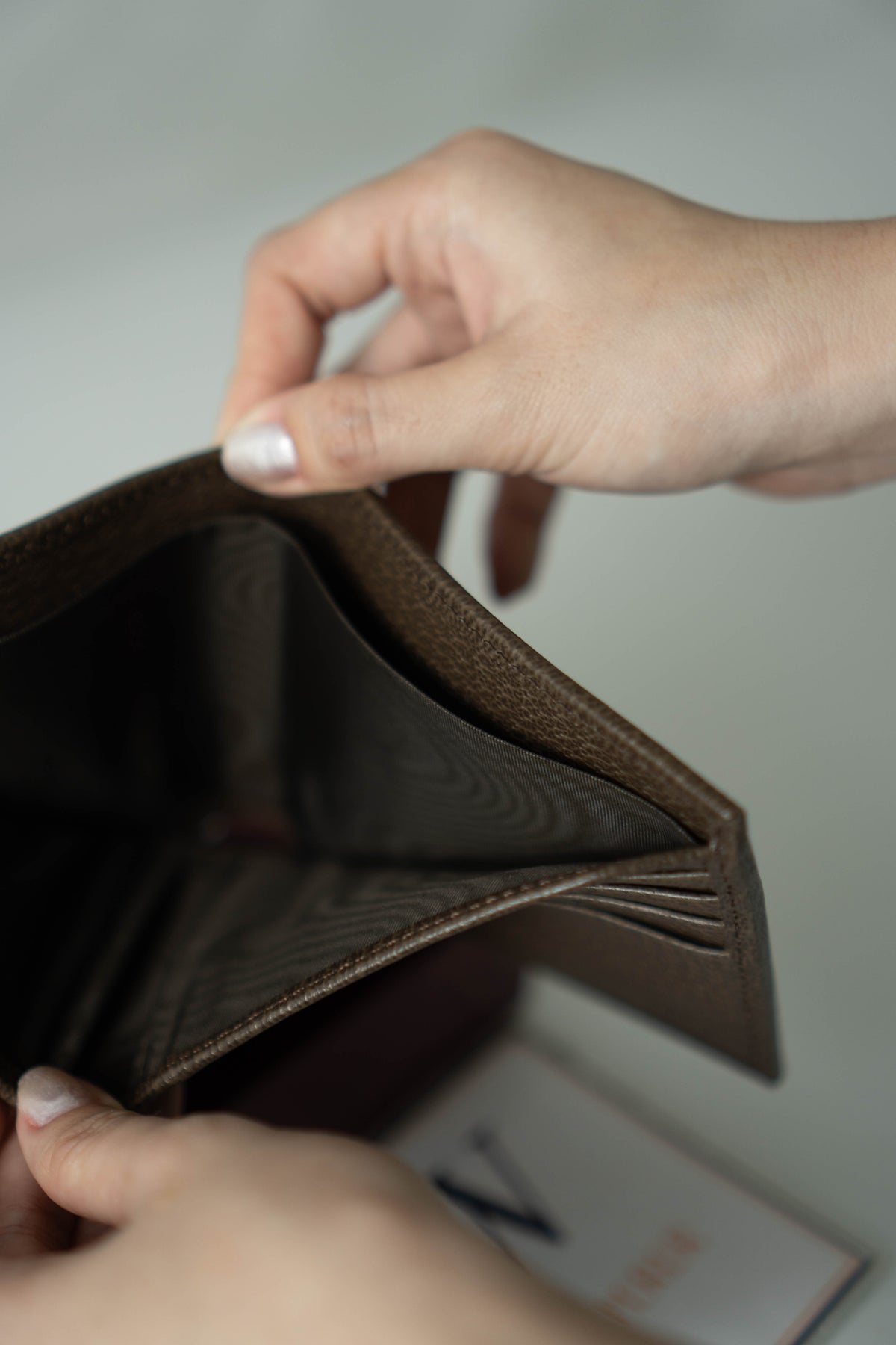 Ophidia GG Web Bifold Wallet – Beige & Ebony Supreme Canvas