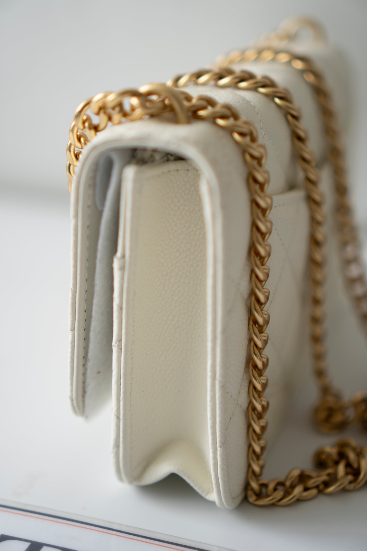 Classic Pearl Crush Wallet on Chain – White Quilted Leather with Aged Gold Hardware