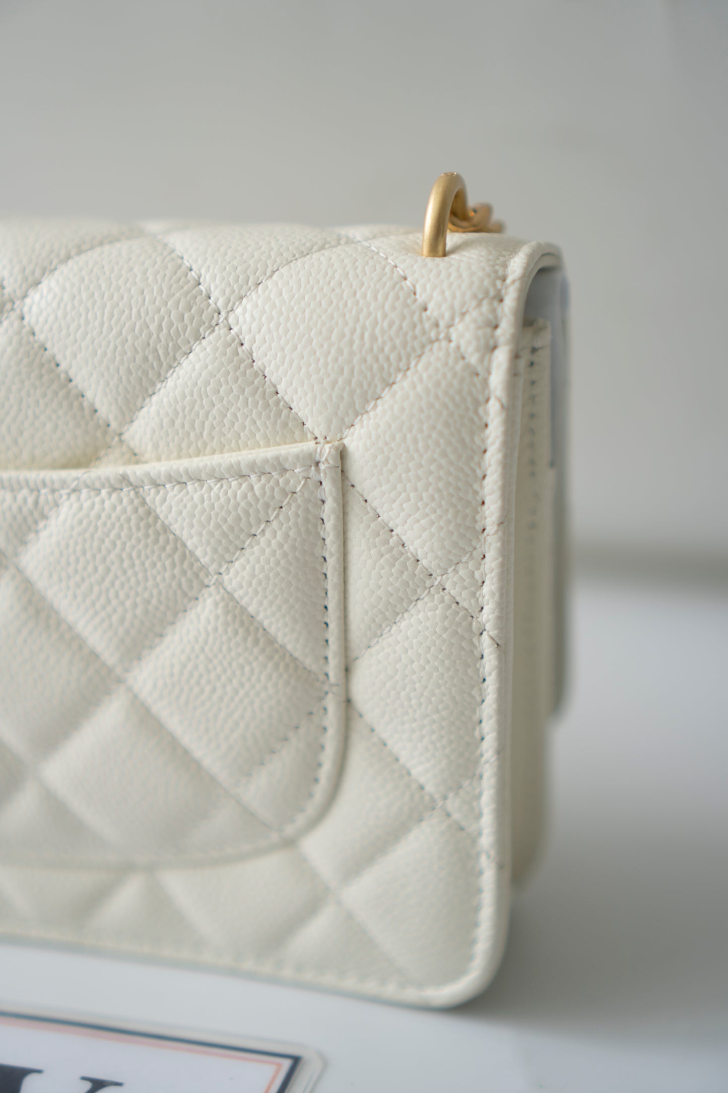Classic Pearl Crush Wallet on Chain – White Quilted Leather with Aged Gold Hardware
