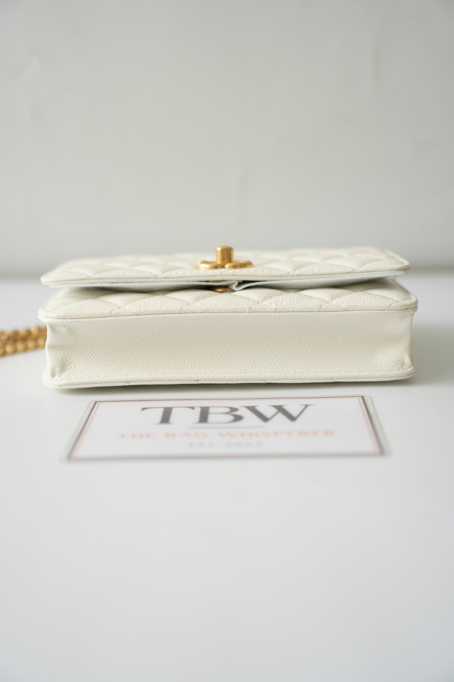 Classic Pearl Crush Wallet on Chain – White Quilted Leather with Aged Gold Hardware