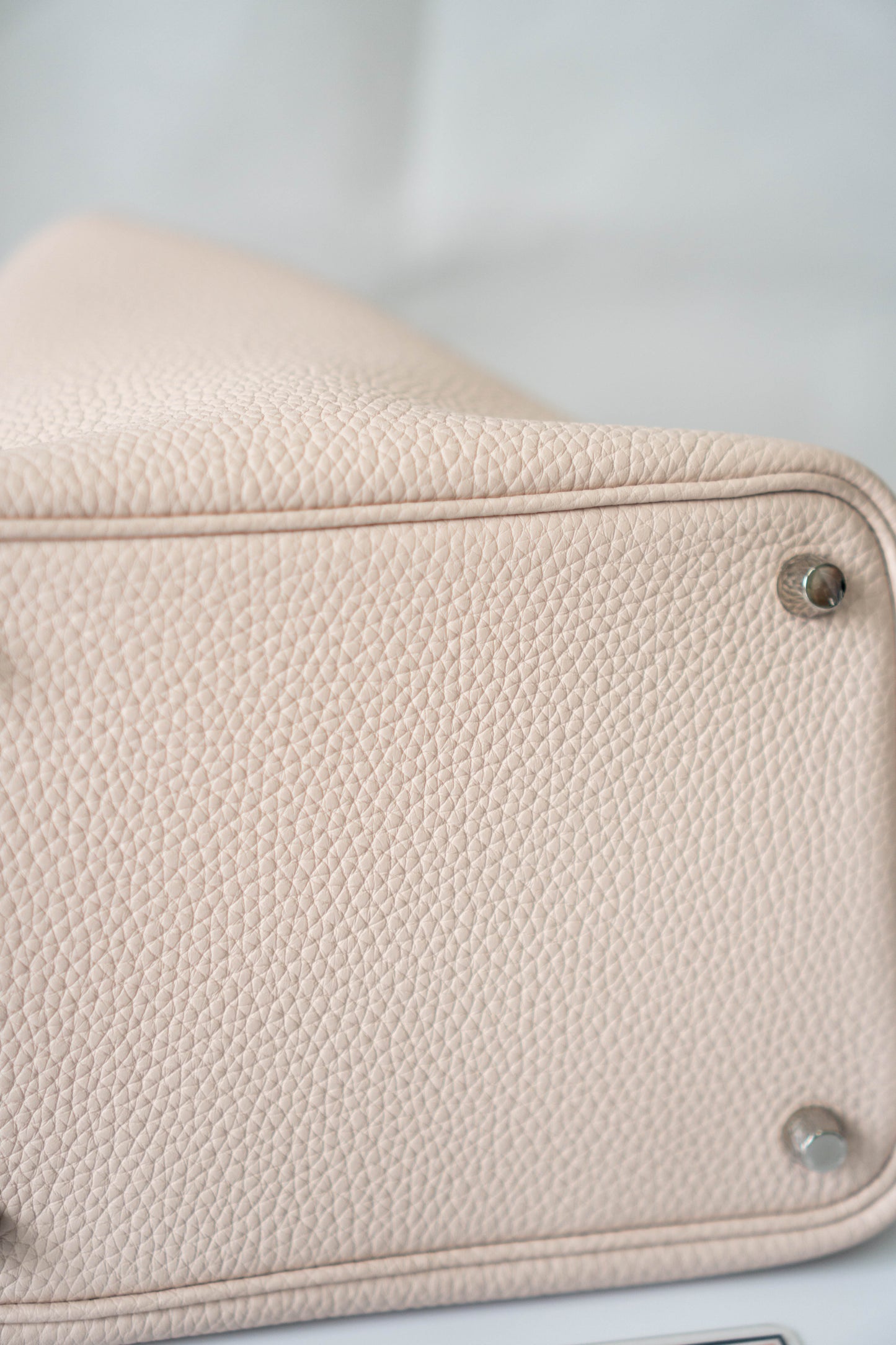 Pico Bucket Bag 18 – Mauve Pale Clemence with Palladium Hardware