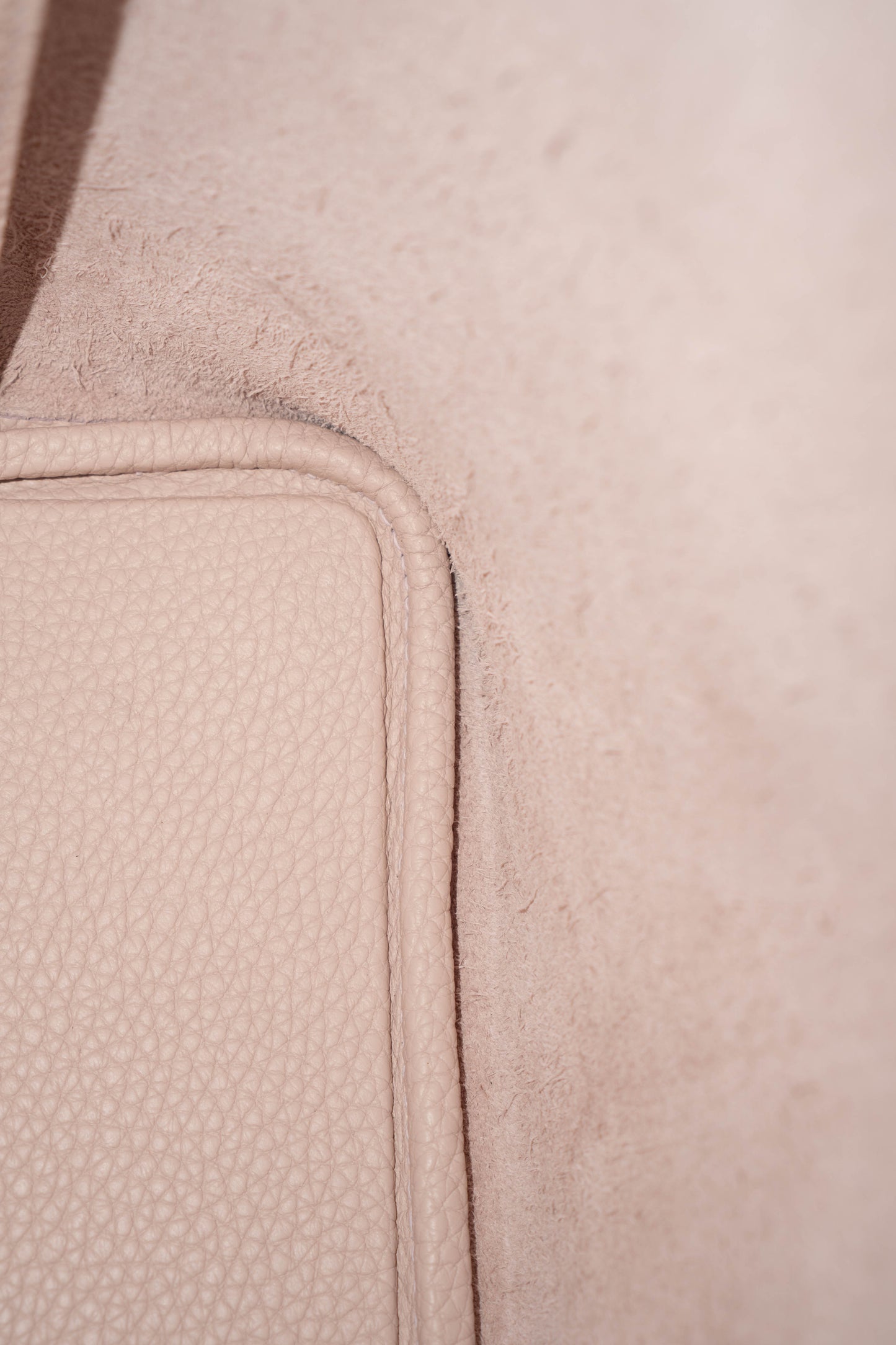 Pico Bucket Bag 18 – Mauve Pale Clemence with Palladium Hardware