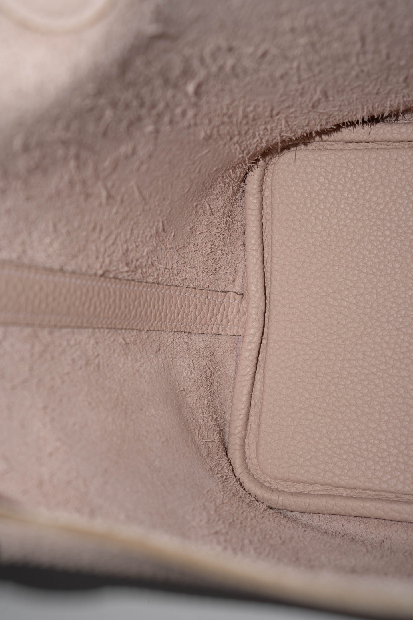 Pico Bucket Bag 18 – Mauve Pale Clemence with Palladium Hardware