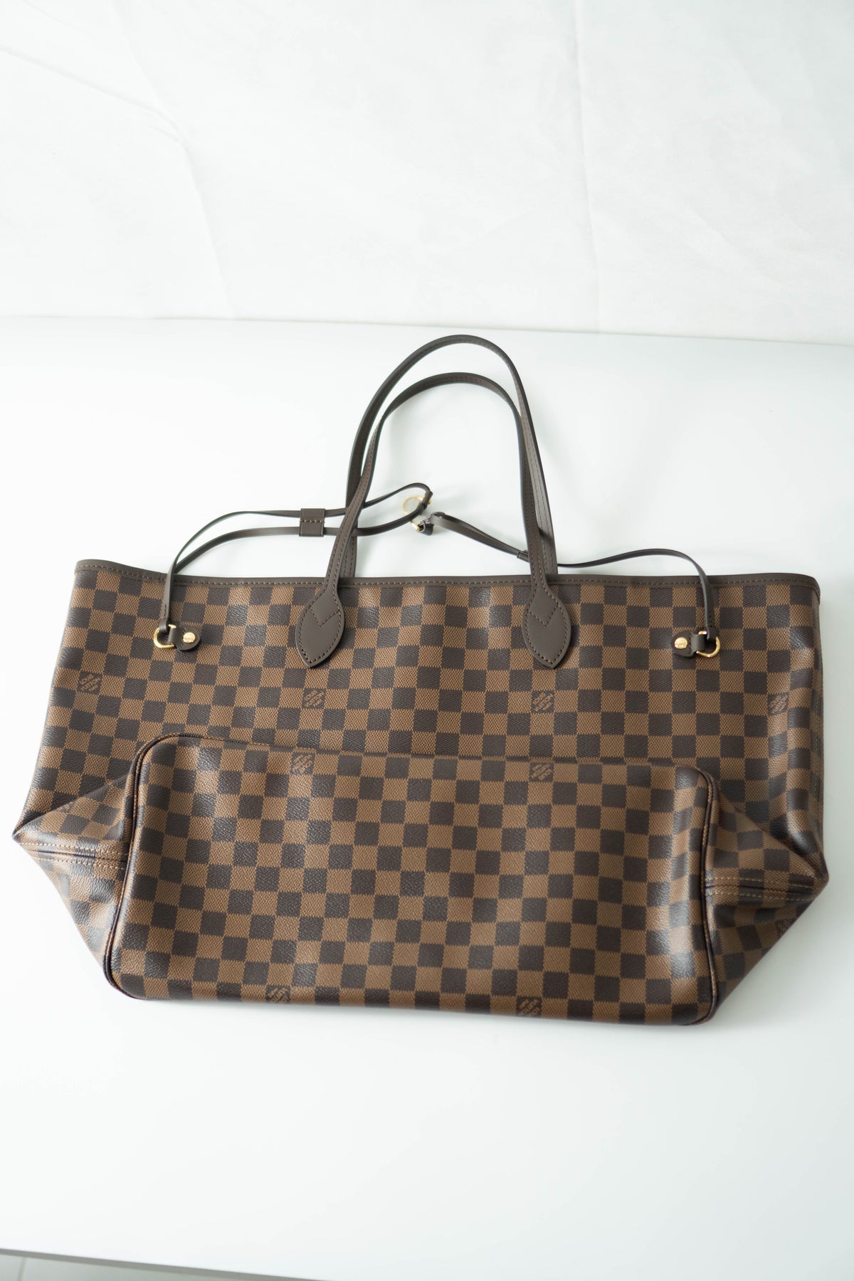 Neverfull MM – Damier Ebene Canvas with Red Interior
