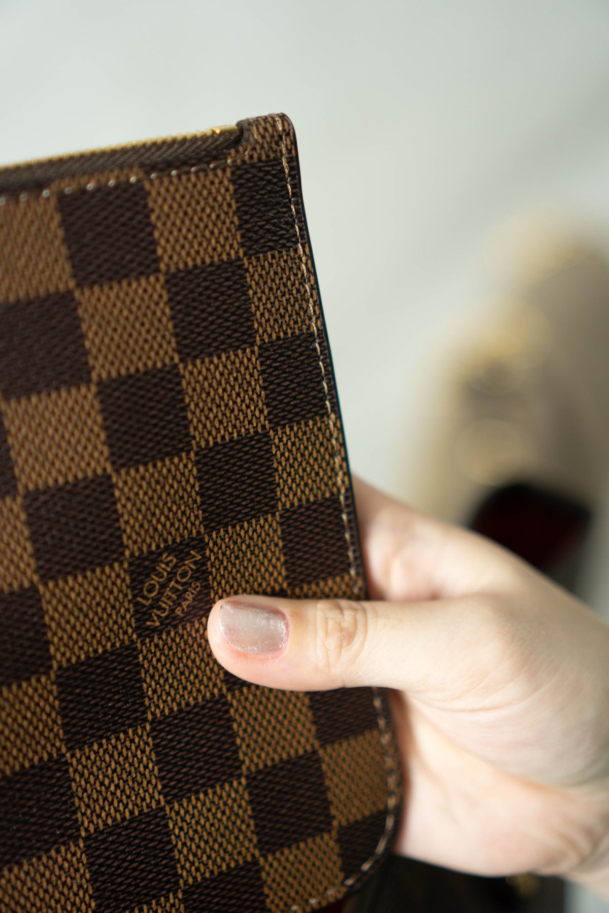 Neverfull MM – Damier Ebene Canvas with Red Interior