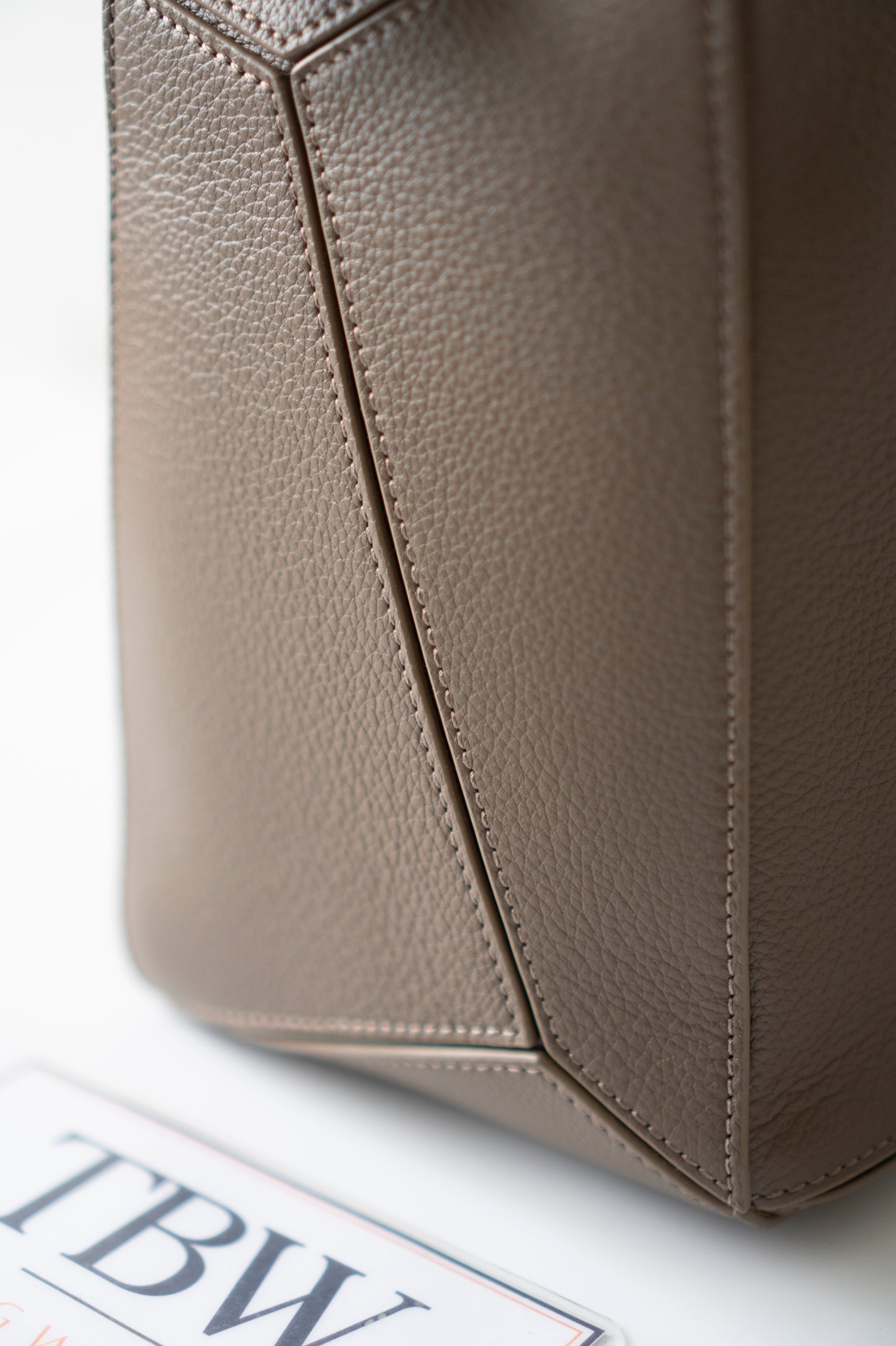 Puzzle Large – Taupe Gray Grained Leather