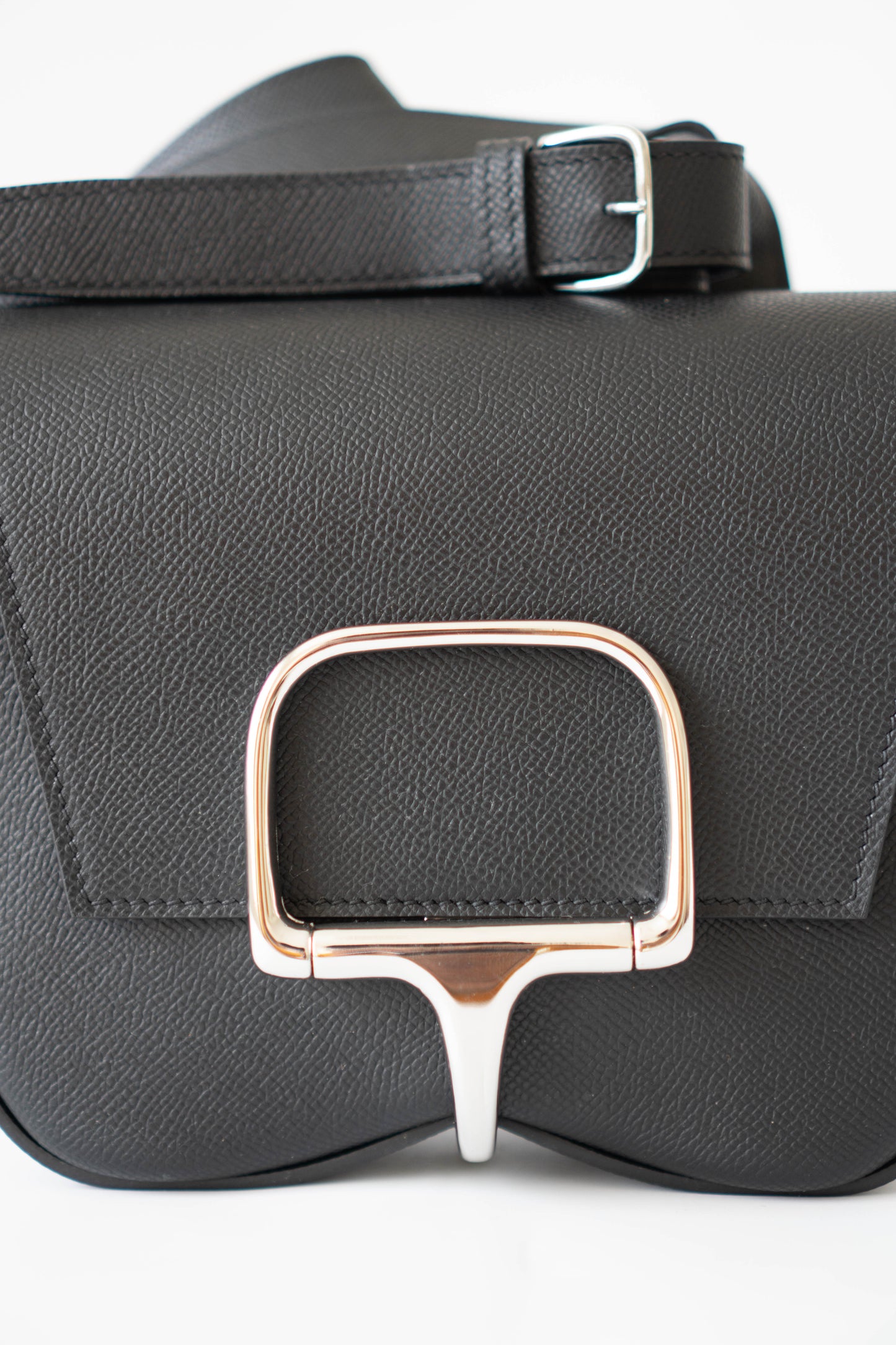 Della in Noir Epsom with Palladium Hardware