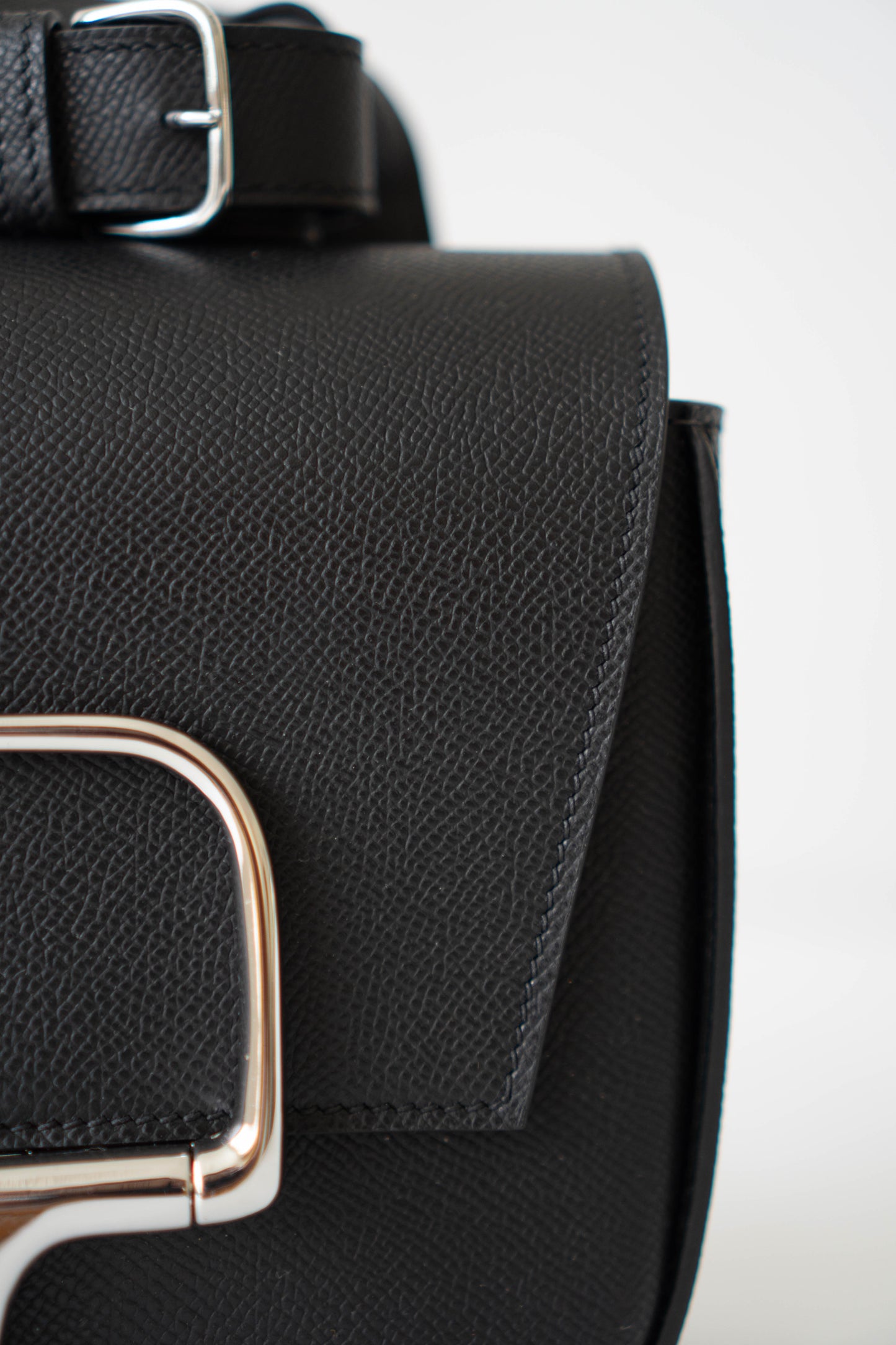 Della in Noir Epsom with Palladium Hardware
