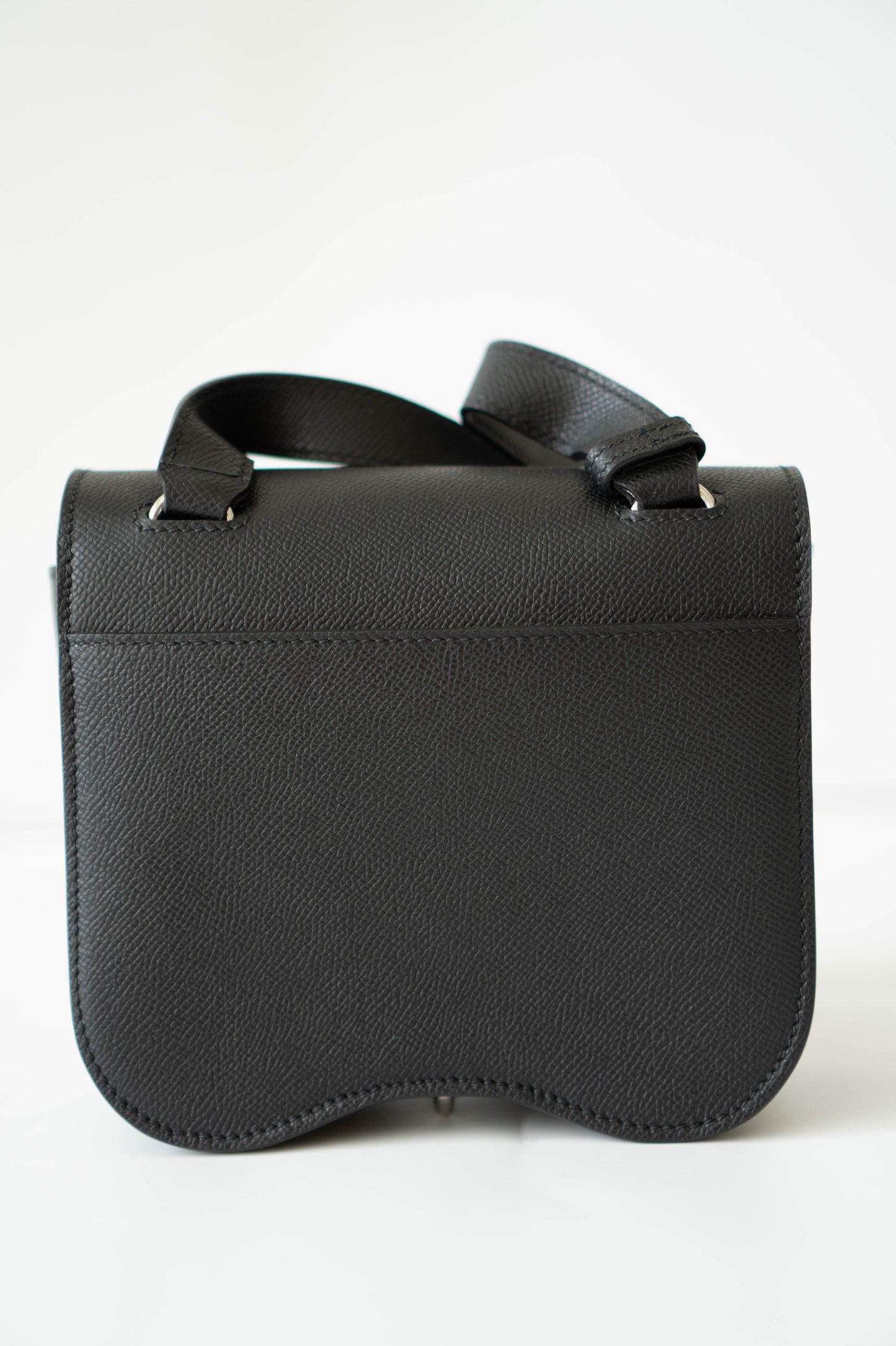 Della in Noir Epsom with Palladium Hardware