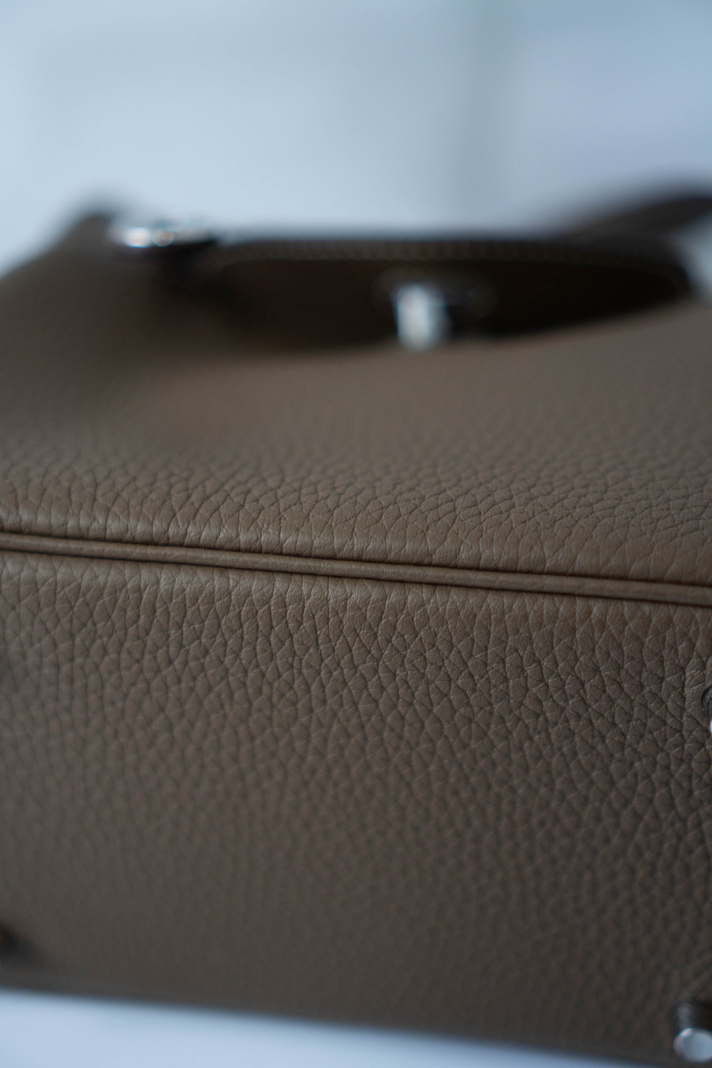Mini Lind – Etoupe Clemence with Palladium Hardware