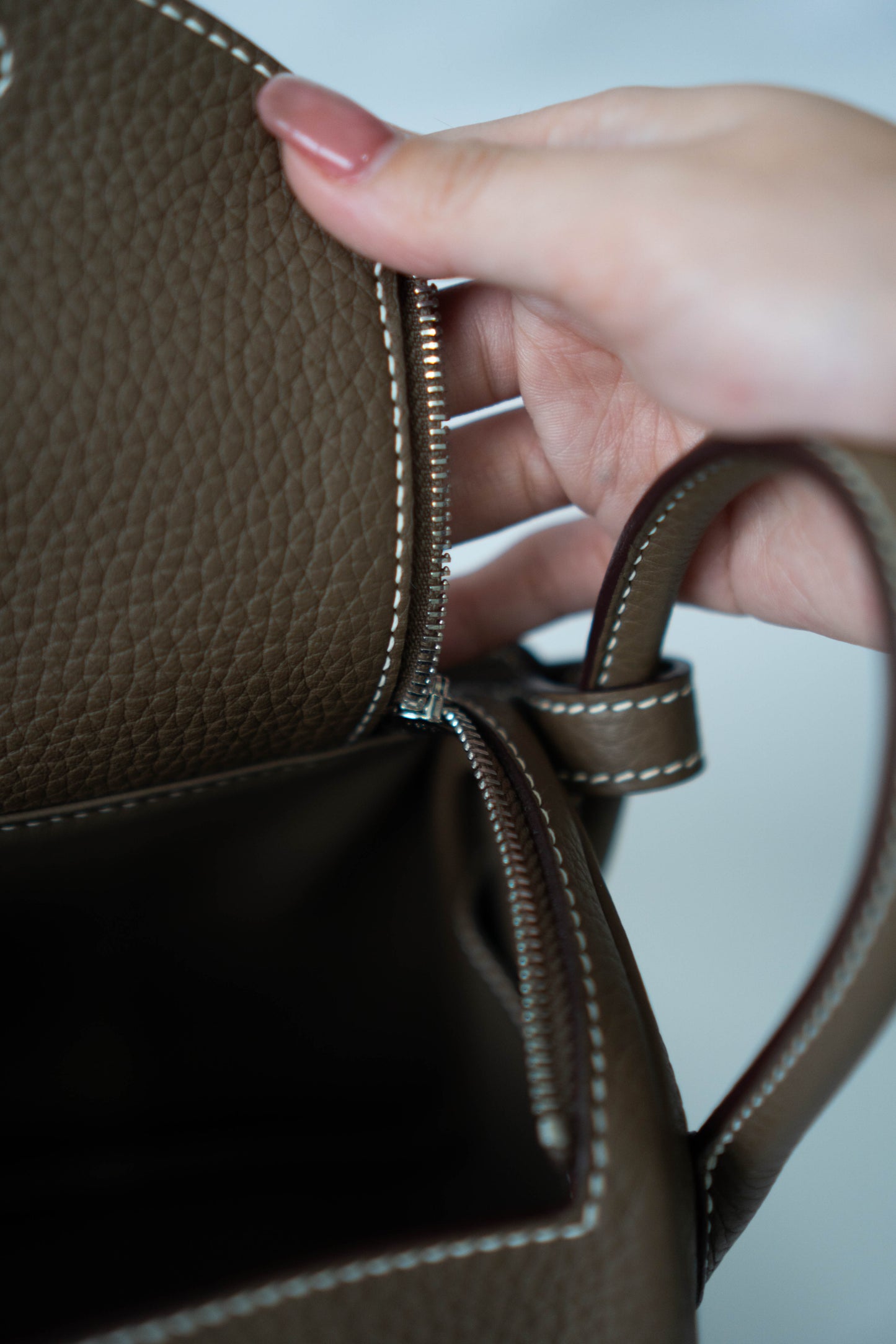 Mini Lind – Etoupe Clemence with Palladium Hardware