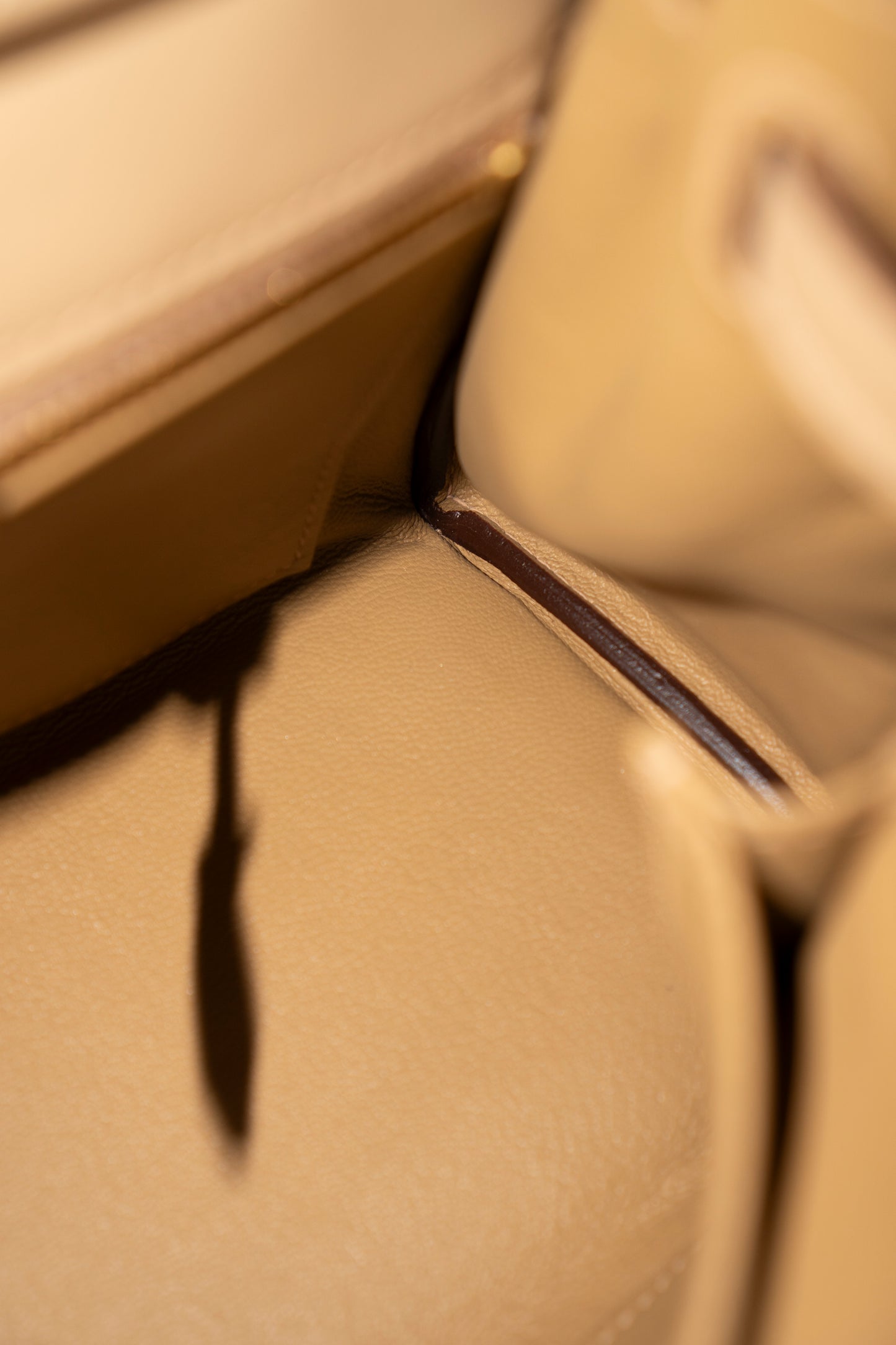 KL 25 Colormatic – Swift Leather with Gold Hardware