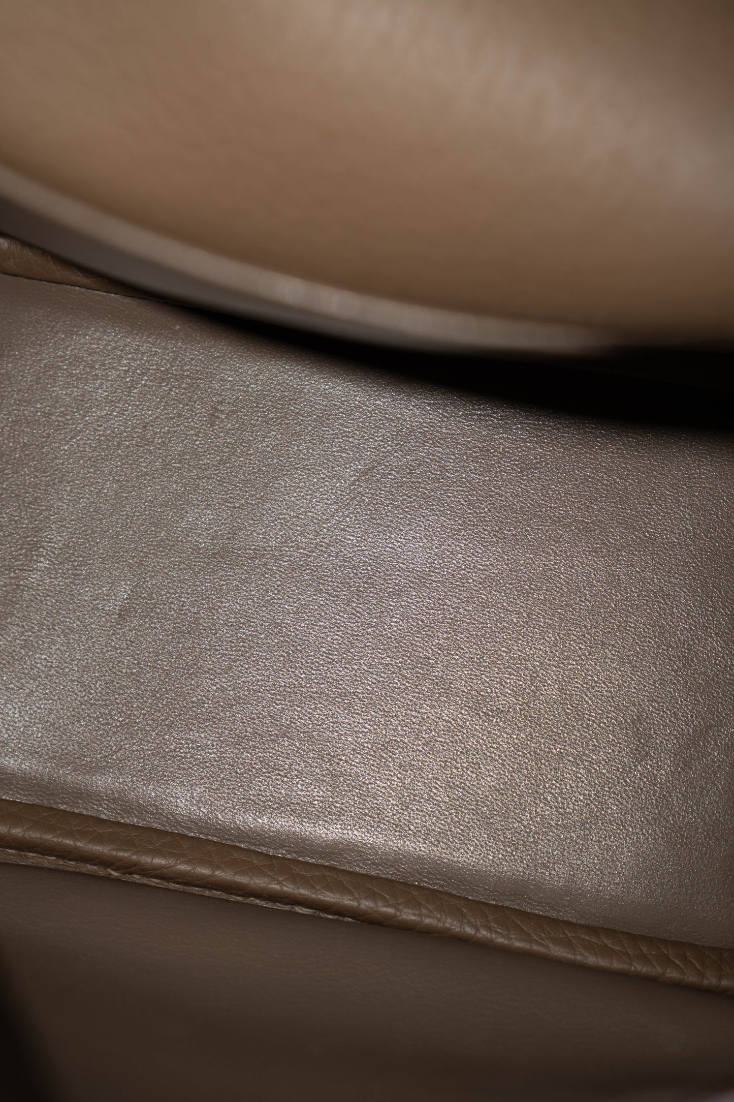 Mini Lind – Etoupe Clemence with Palladium Hardware