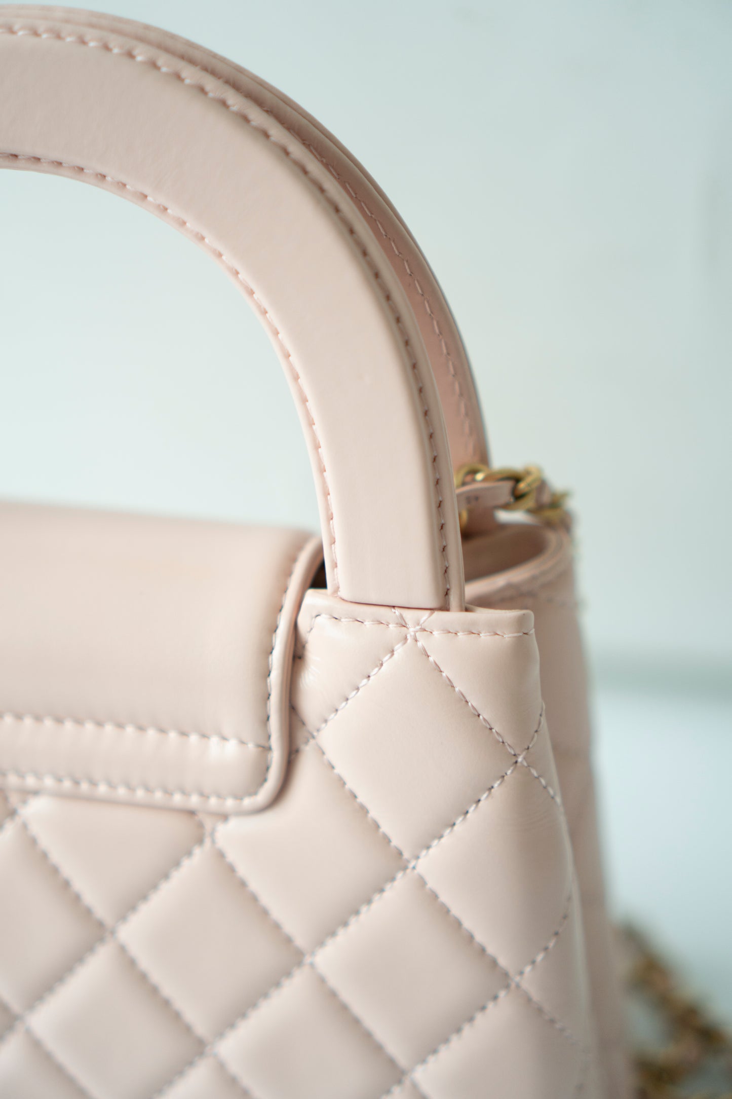 Kelly – Powder Pink Calfskin with Aged Gold Hardware