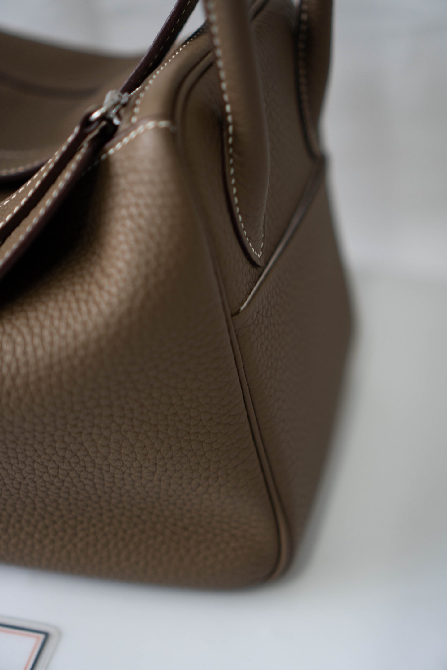 Lind 26 – Etoupe Clemence with Palladium Hardware