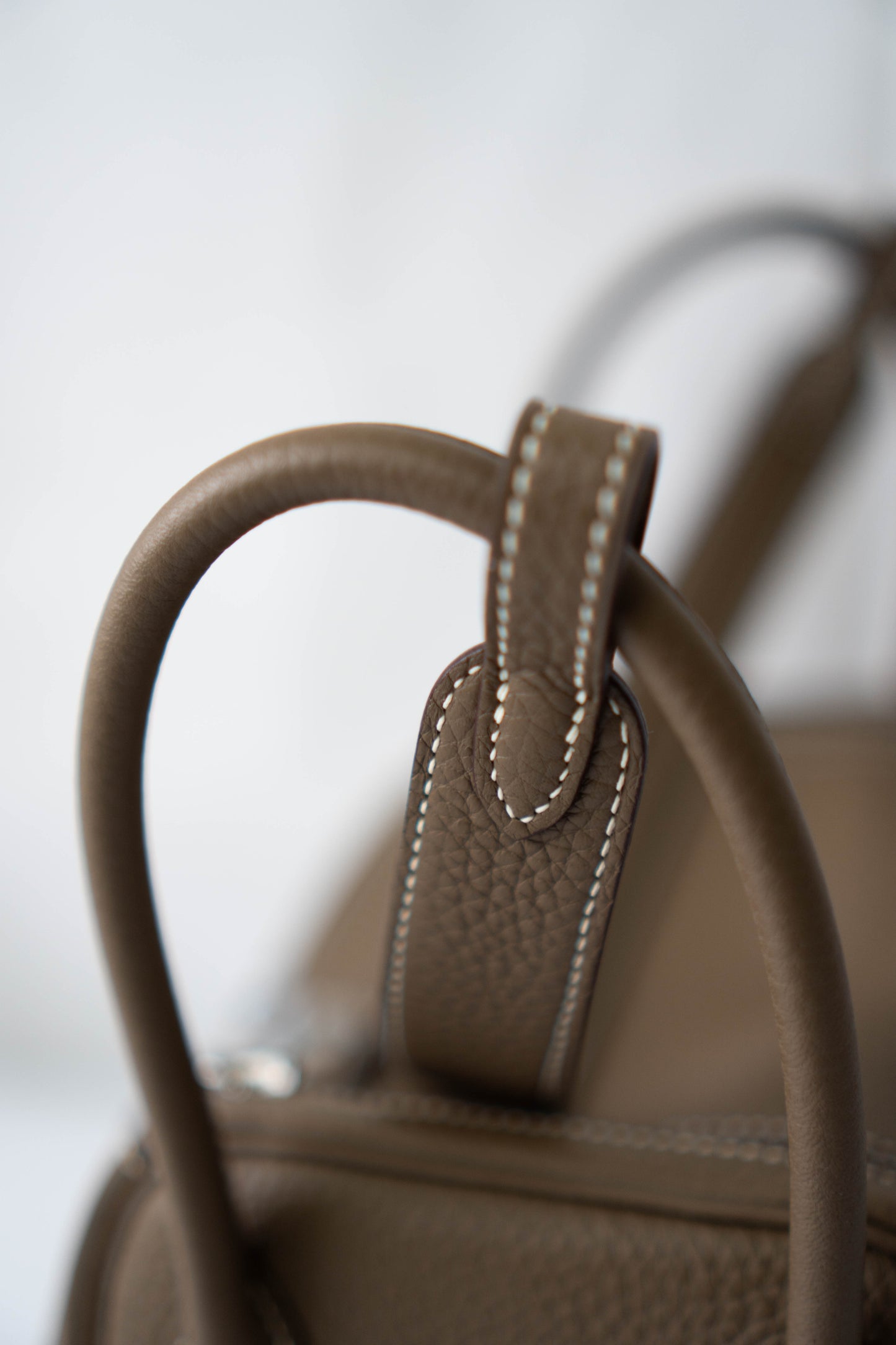 Lind 26 – Etoupe Clemence with Palladium Hardware