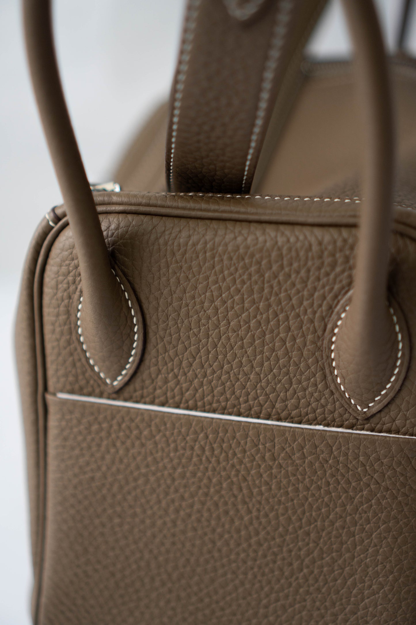 Lind 26 – Etoupe Clemence with Palladium Hardware