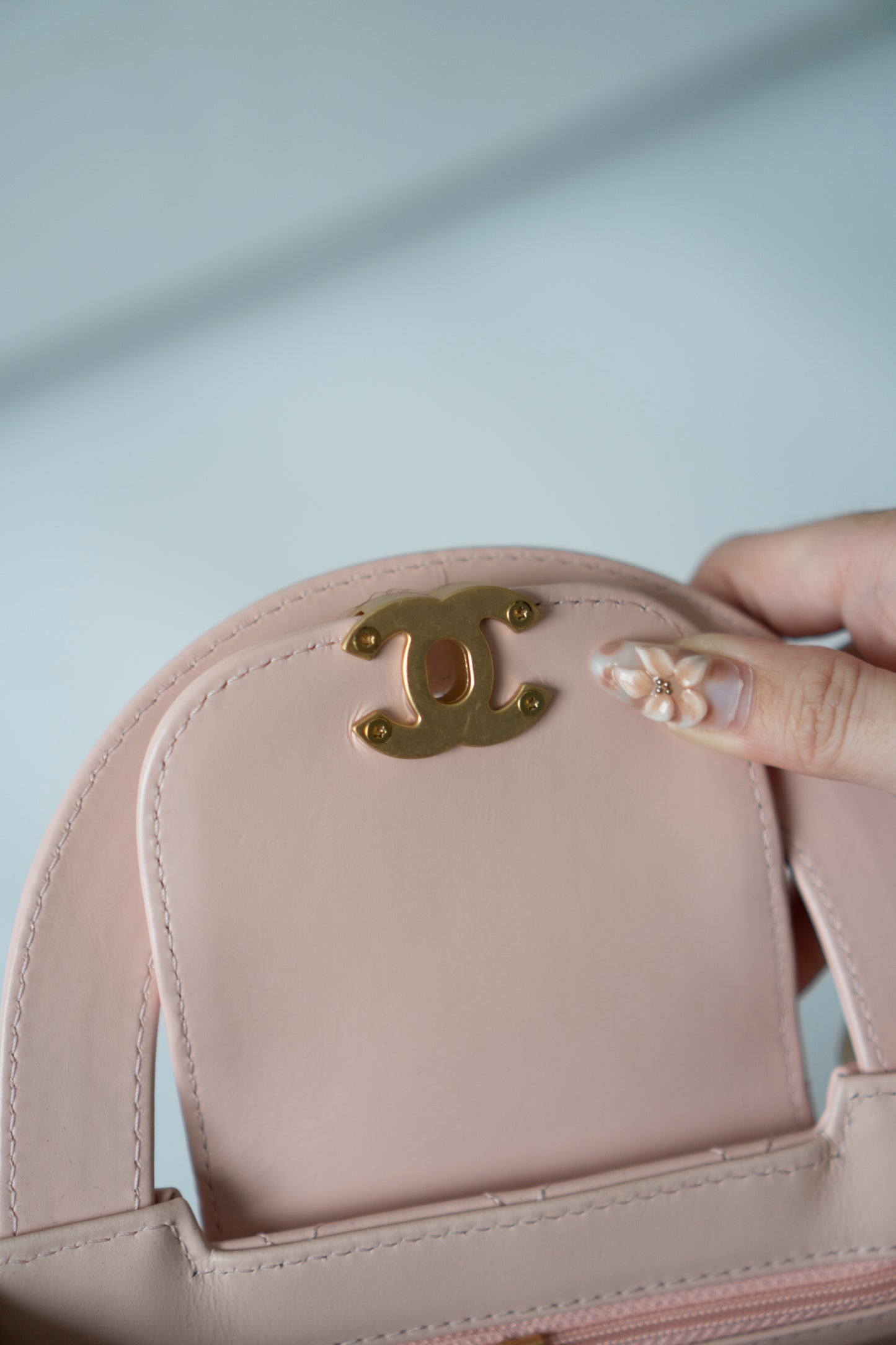 Kelly – Powder Pink Calfskin with Aged Gold Hardware
