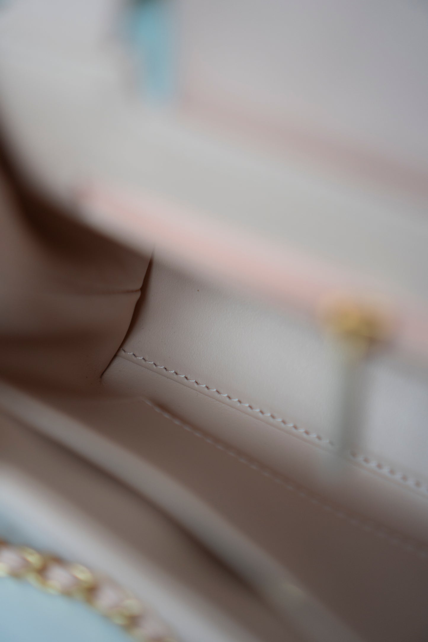 Kelly – Powder Pink Calfskin with Aged Gold Hardware