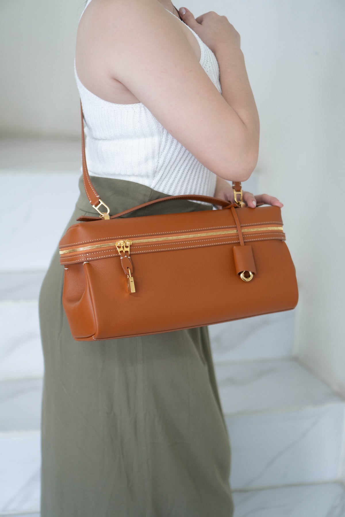 Extra Pocket L27 Pouch – Warm Tan Calfskin