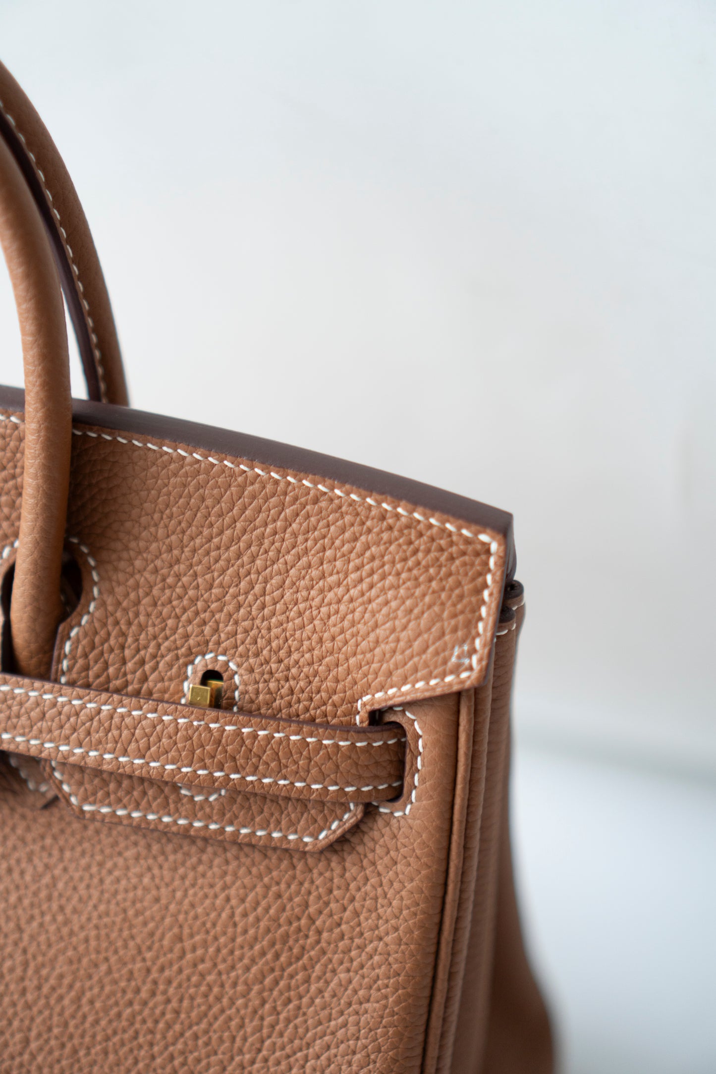 BK 25 – Gold Togo Leather with Gold Hardware