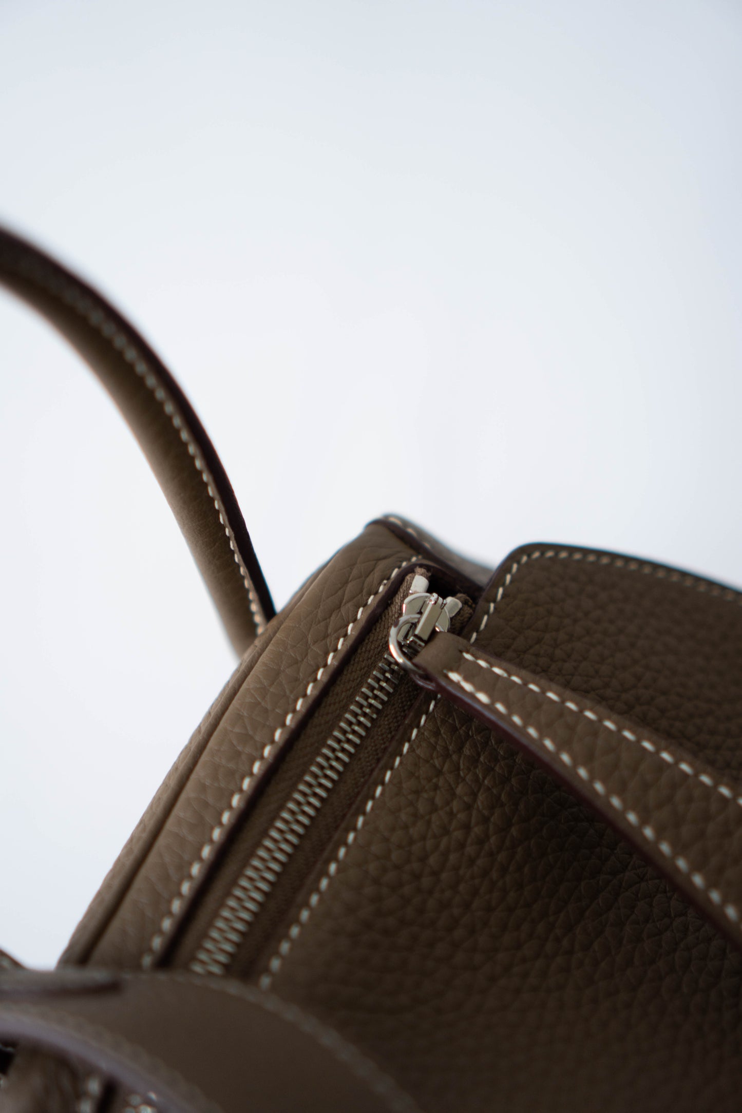 Lind 26 – Etoupe Clemence with Palladium Hardware