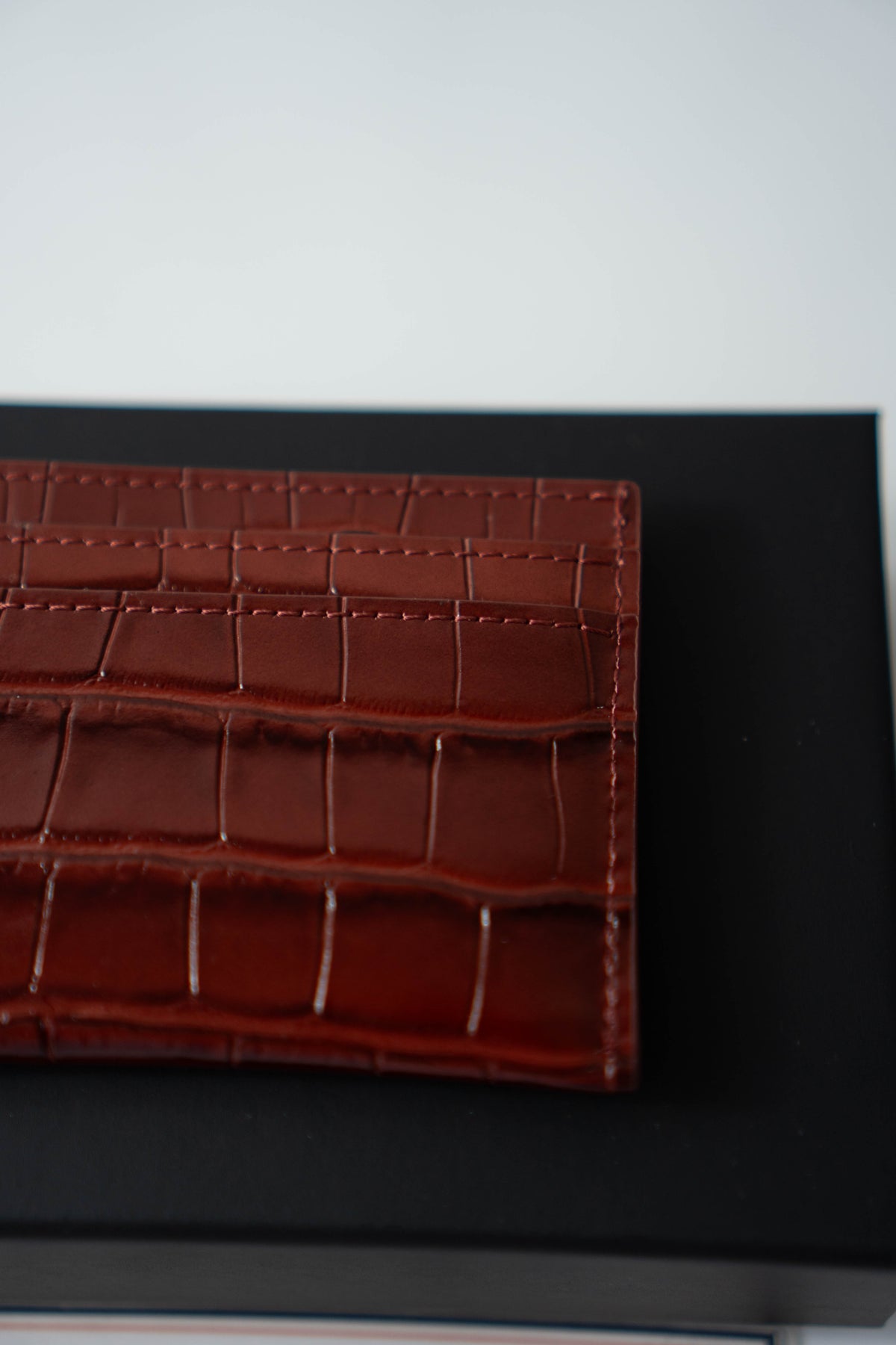 CC Croc-Embossed Leather Card Holder – Burgundy