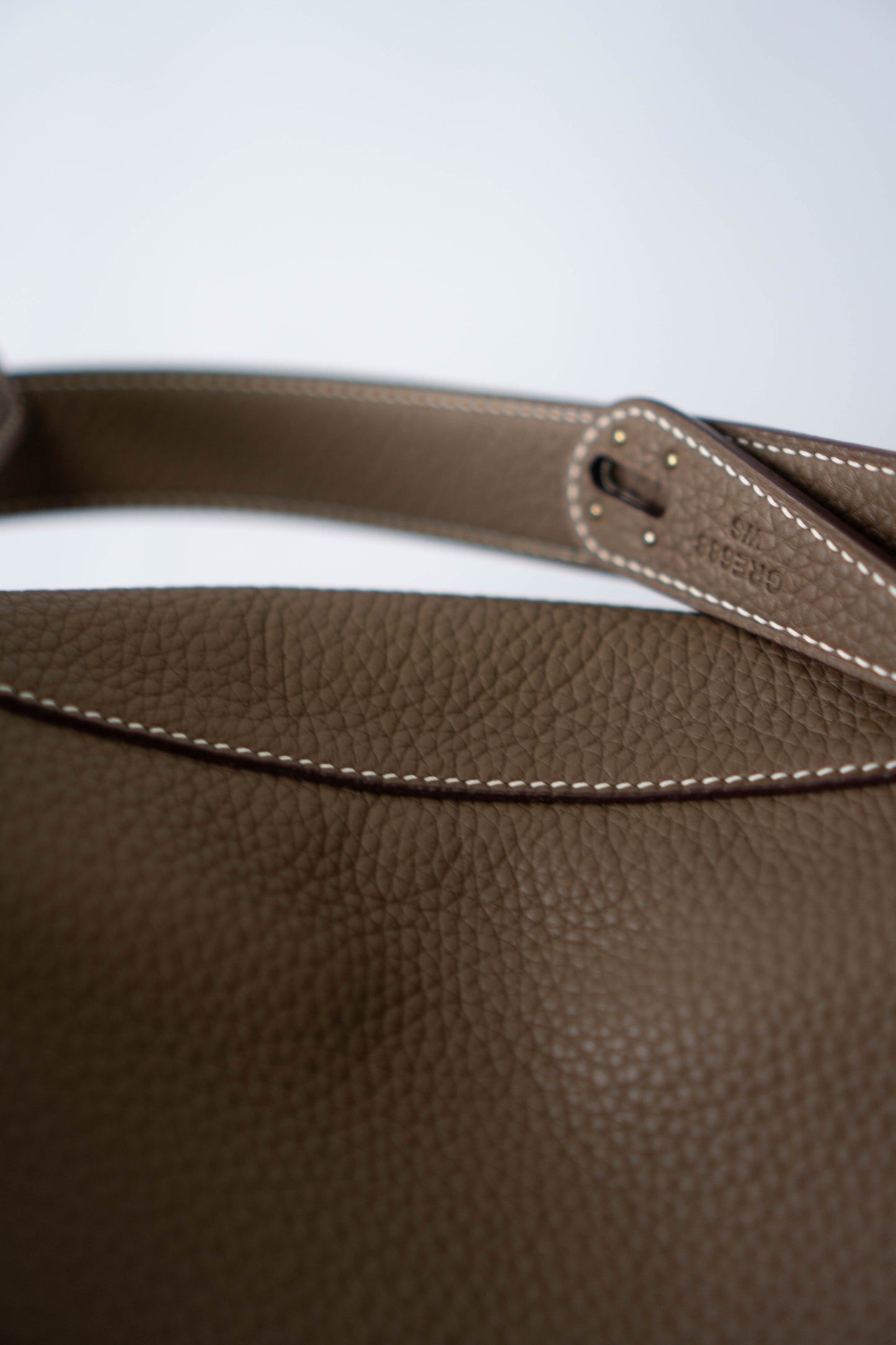 Lind 26 – Etoupe Clemence with Palladium Hardware