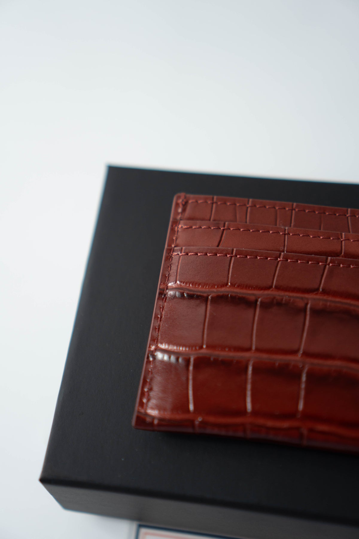 CC Croc-Embossed Leather Card Holder – Burgundy