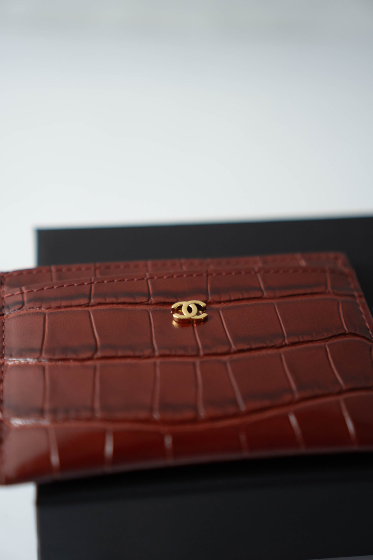 CC Croc-Embossed Leather Card Holder – Burgundy