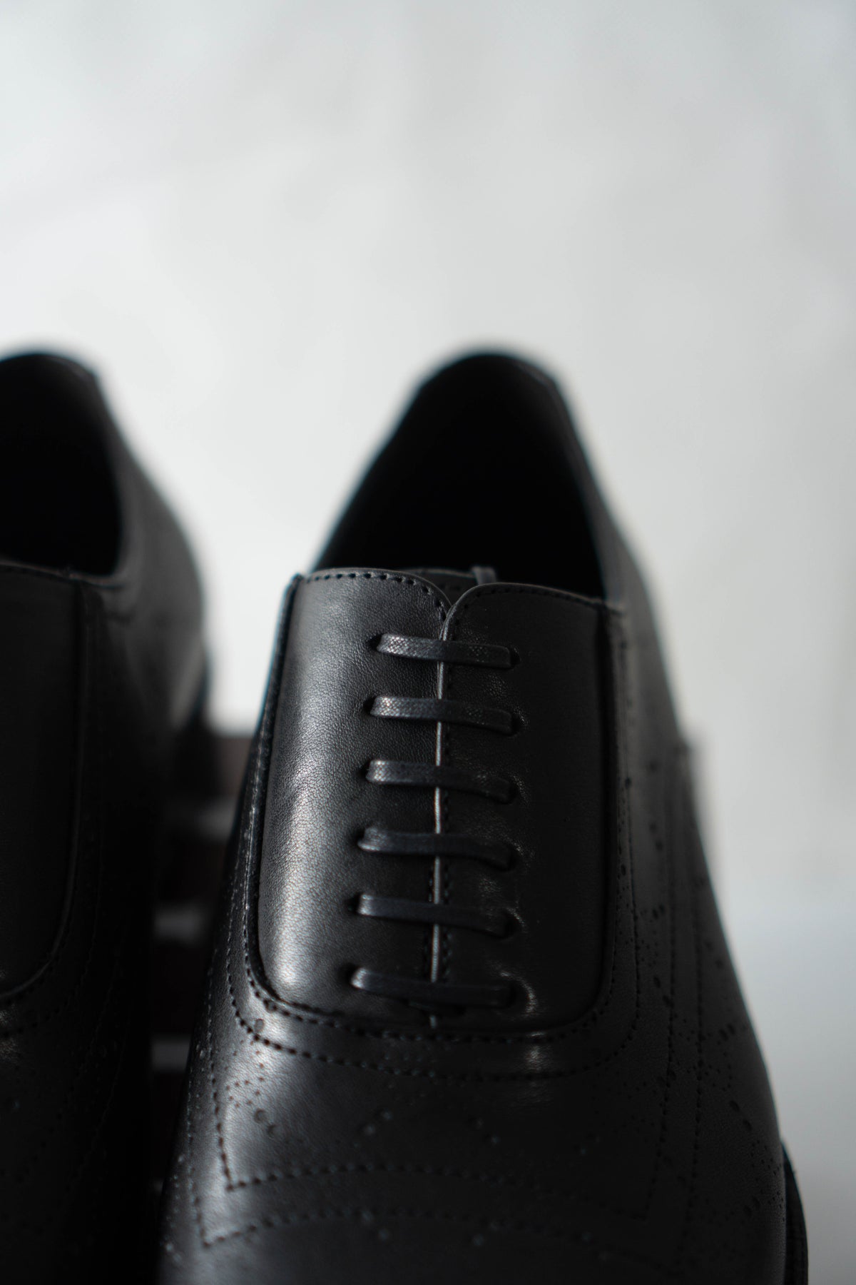 Perforated GG Leather Oxfords – Black