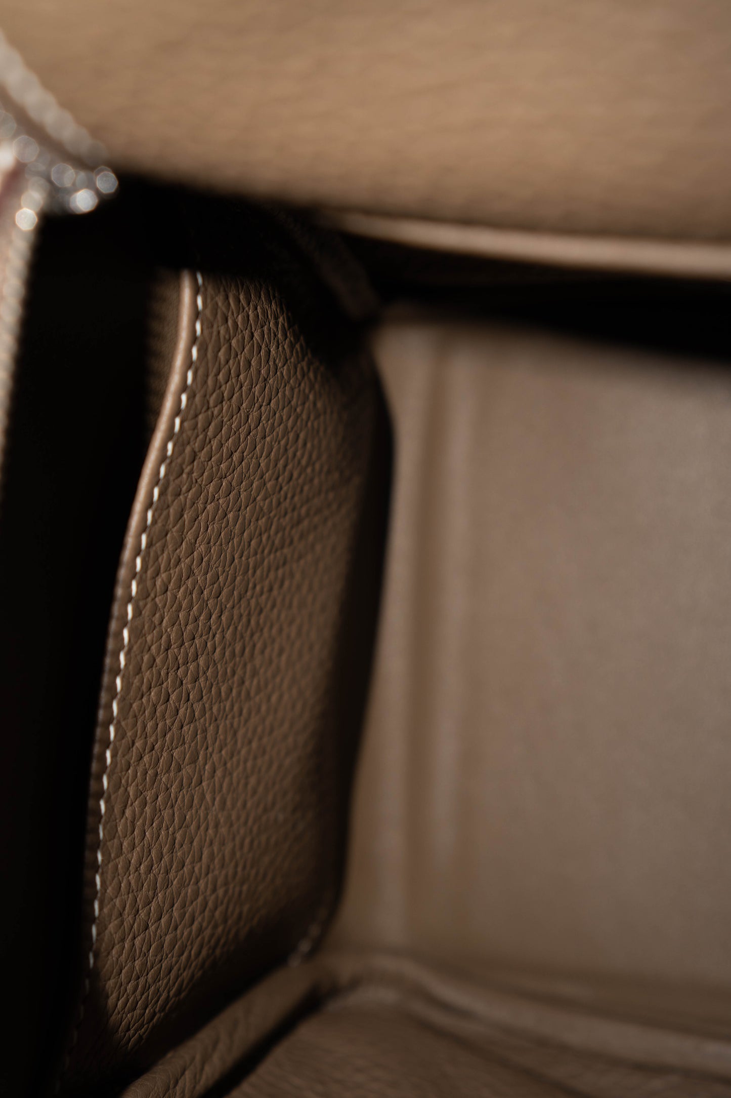 Lind 26 – Etoupe Clemence with Palladium Hardware