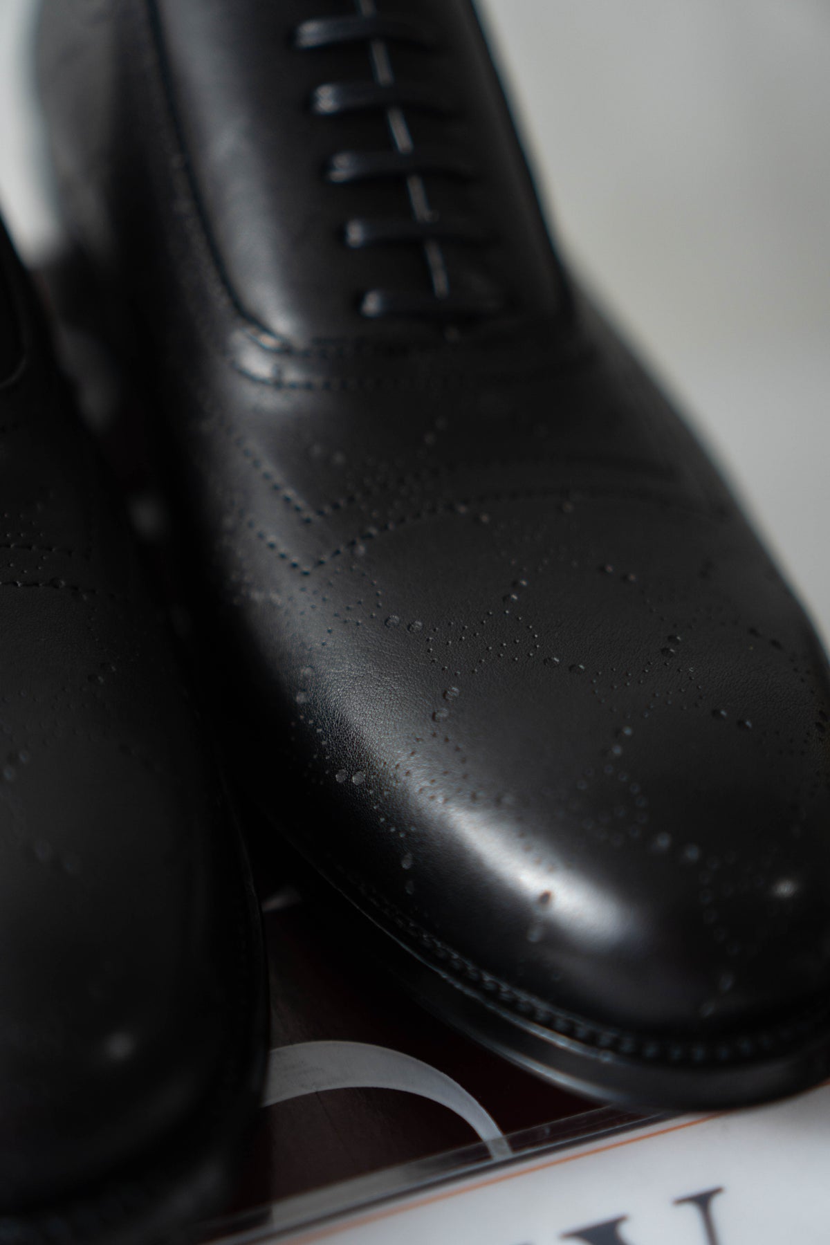 Perforated GG Leather Oxfords – Black