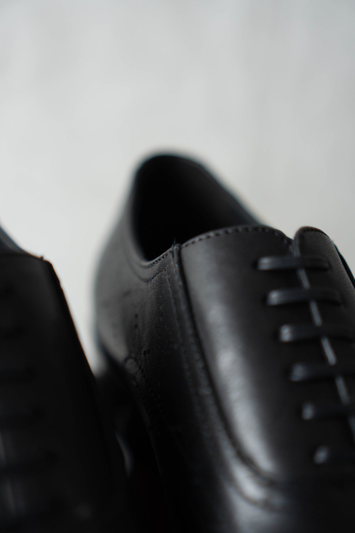 Perforated GG Leather Oxfords – Black
