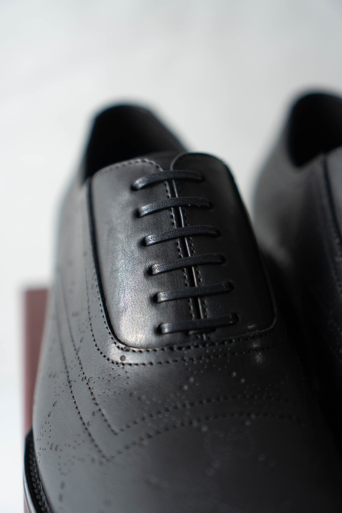 Perforated GG Leather Oxfords – Black