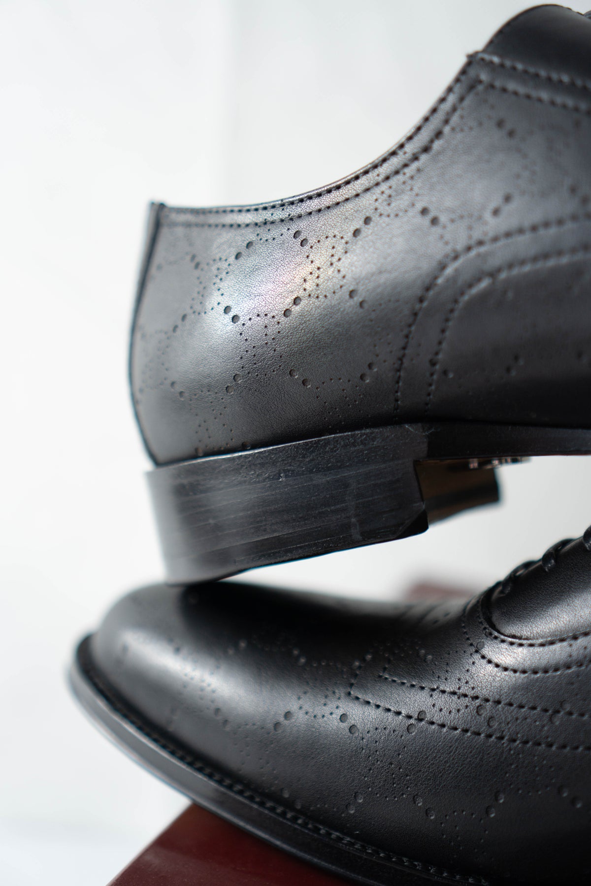 Perforated GG Leather Oxfords – Black