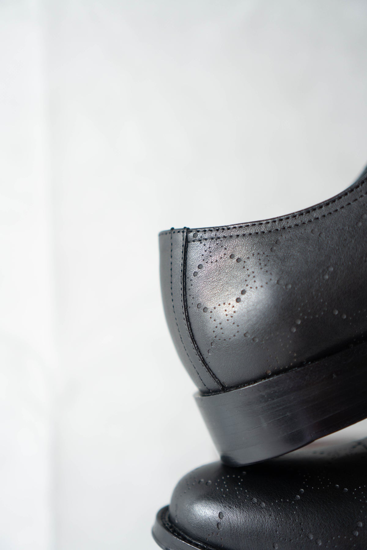 Perforated GG Leather Oxfords – Black