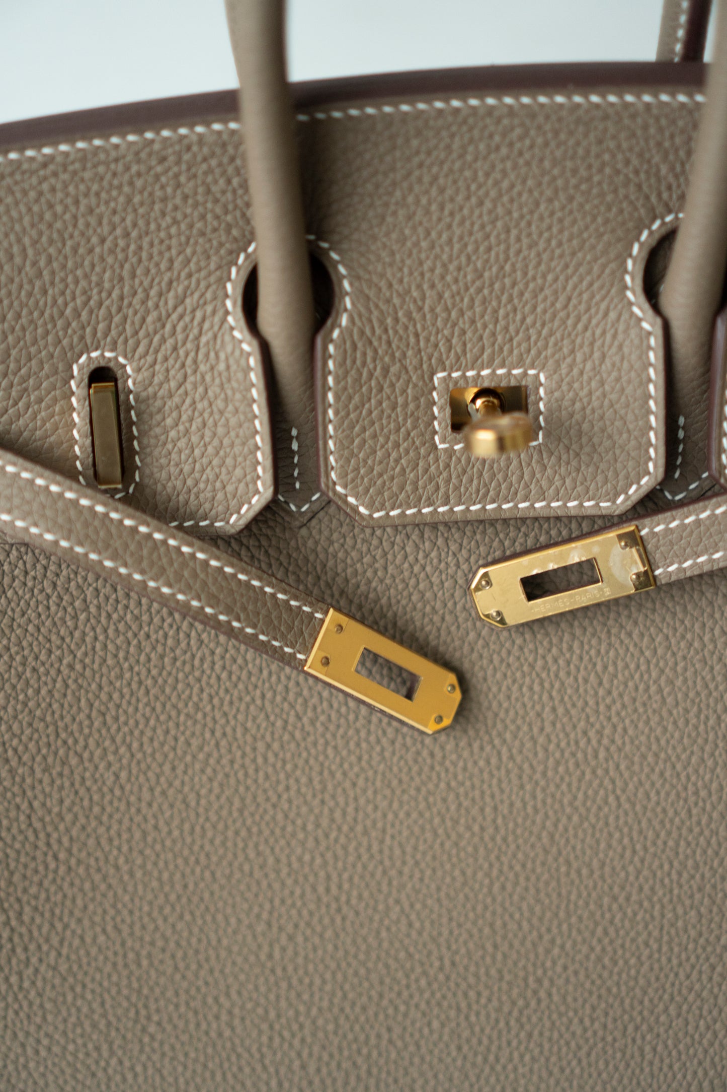 BK 25 – Etoupe Togo Leather with Gold Hardware