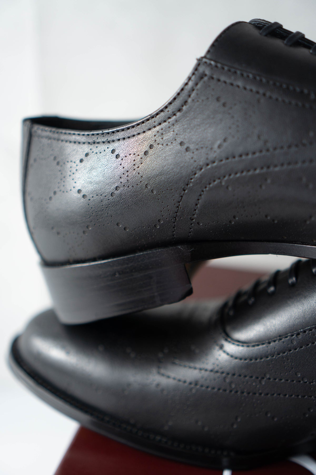 Perforated GG Leather Oxfords – Black
